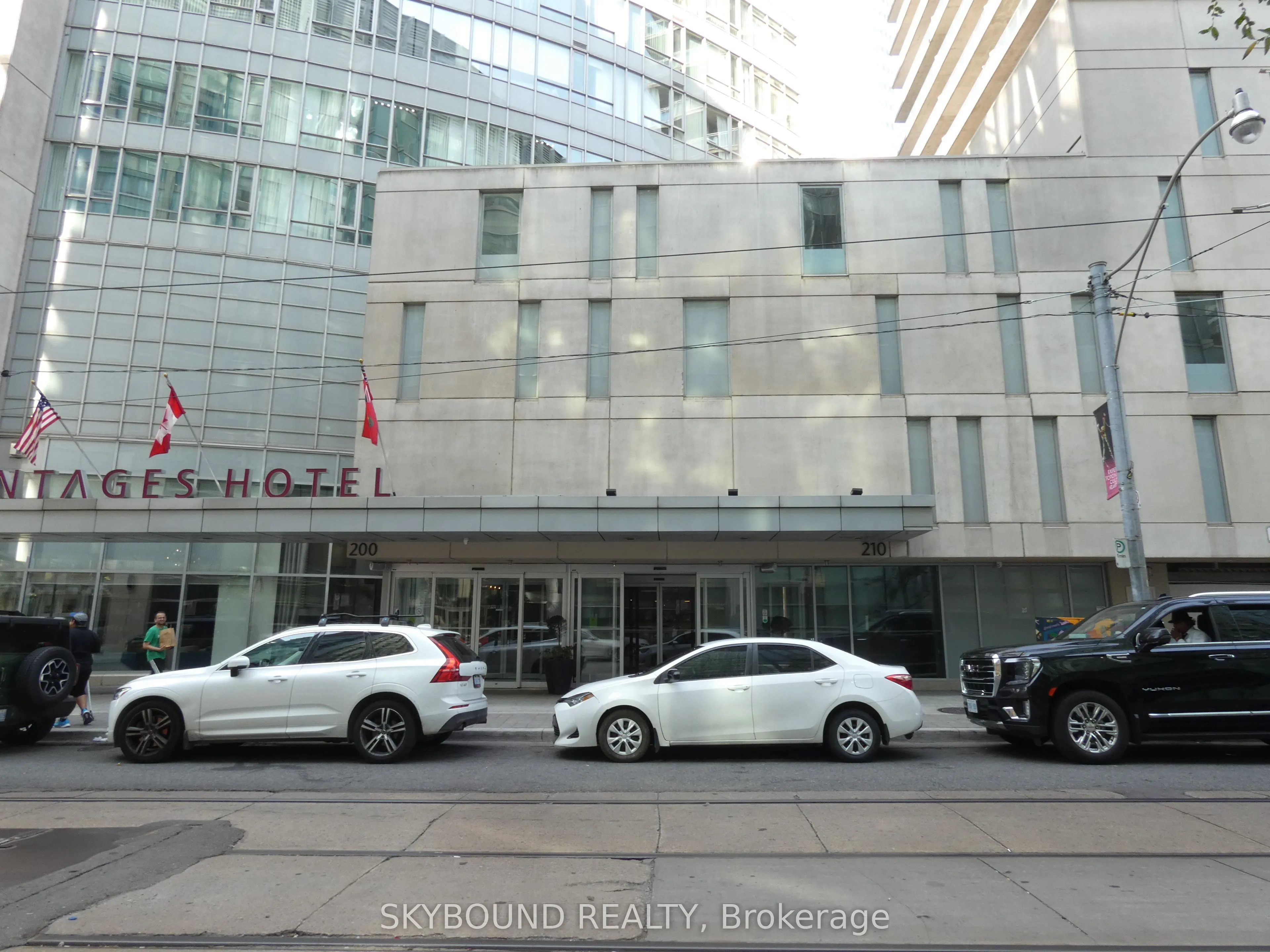 200 Victoria Street, #1615