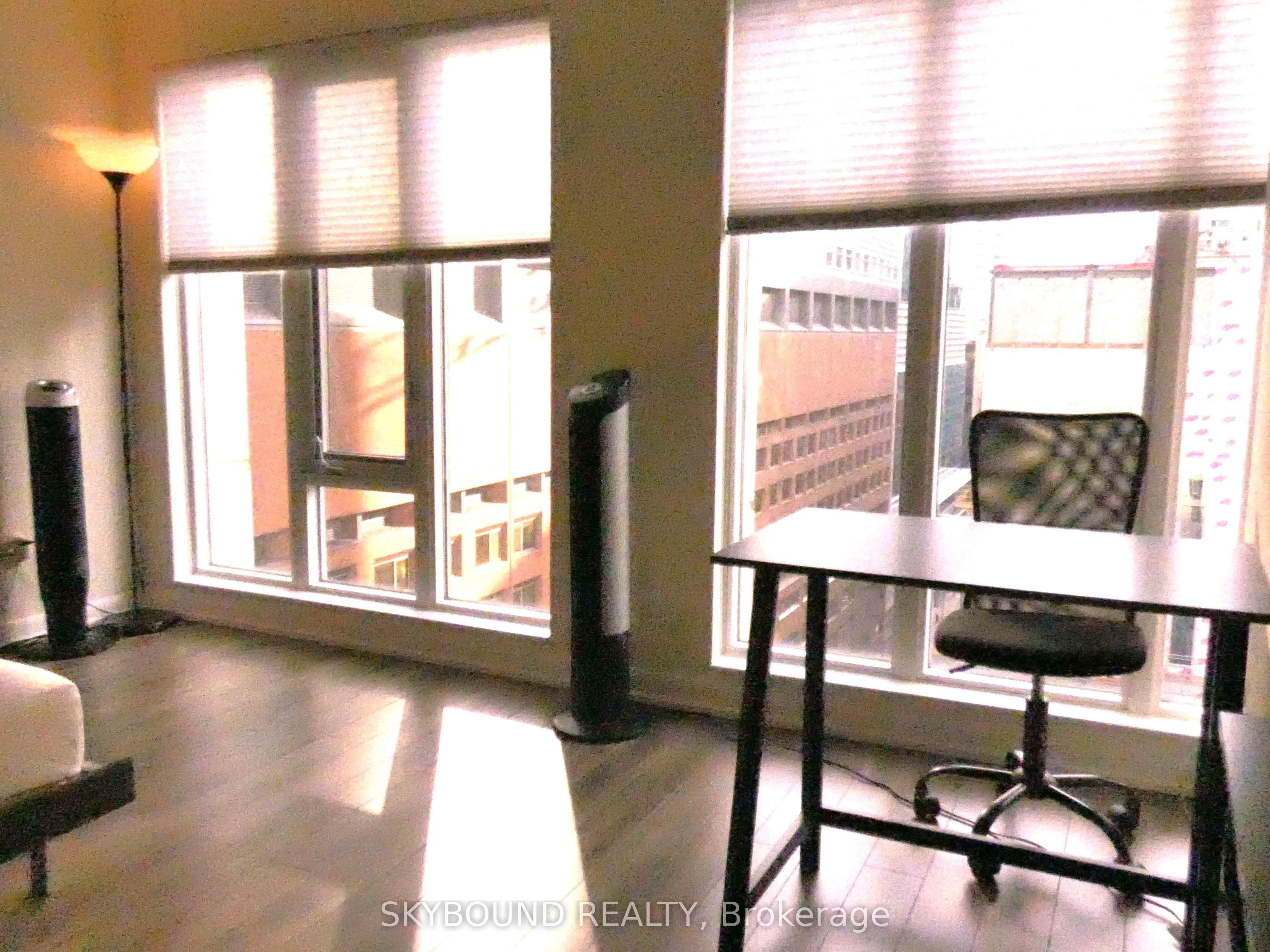 200 Victoria Street, #1615