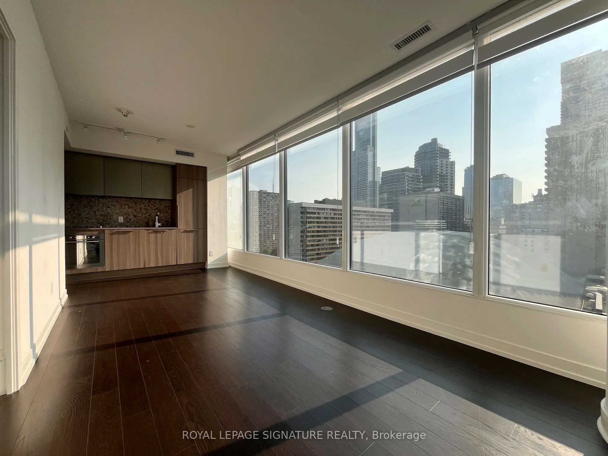 85 Wood Street, #1806