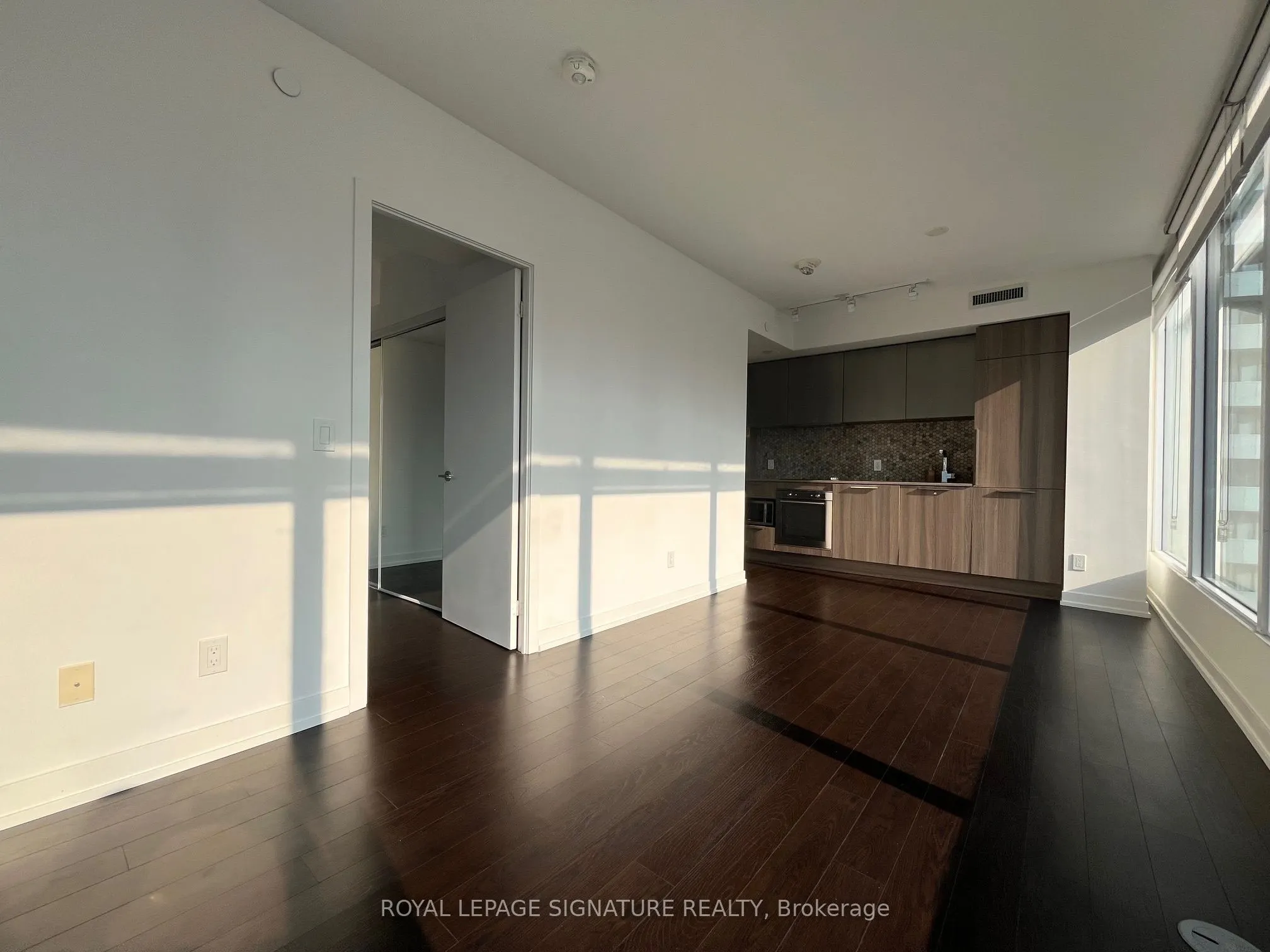 85 Wood Street, #1806