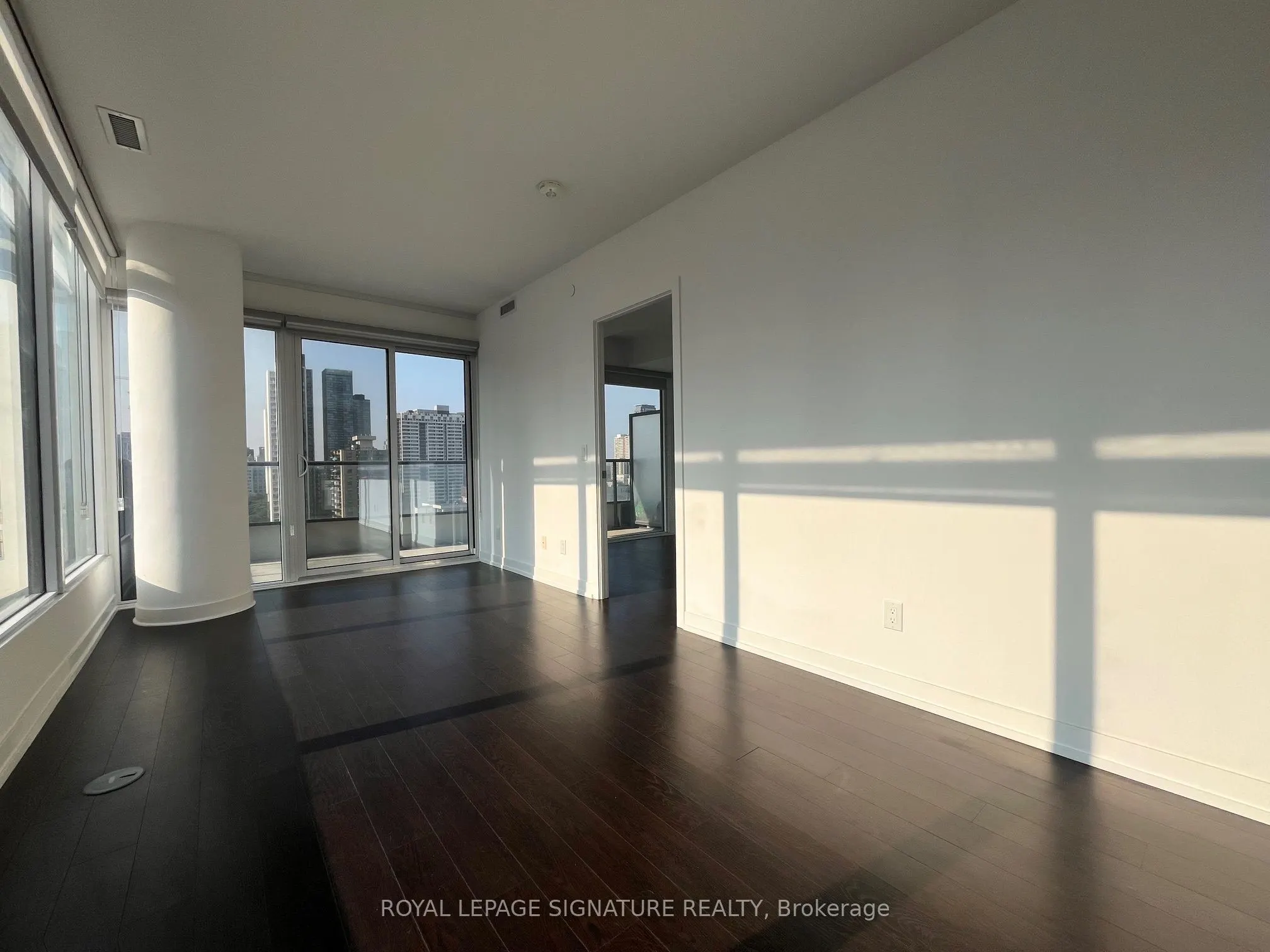85 Wood Street, #1806