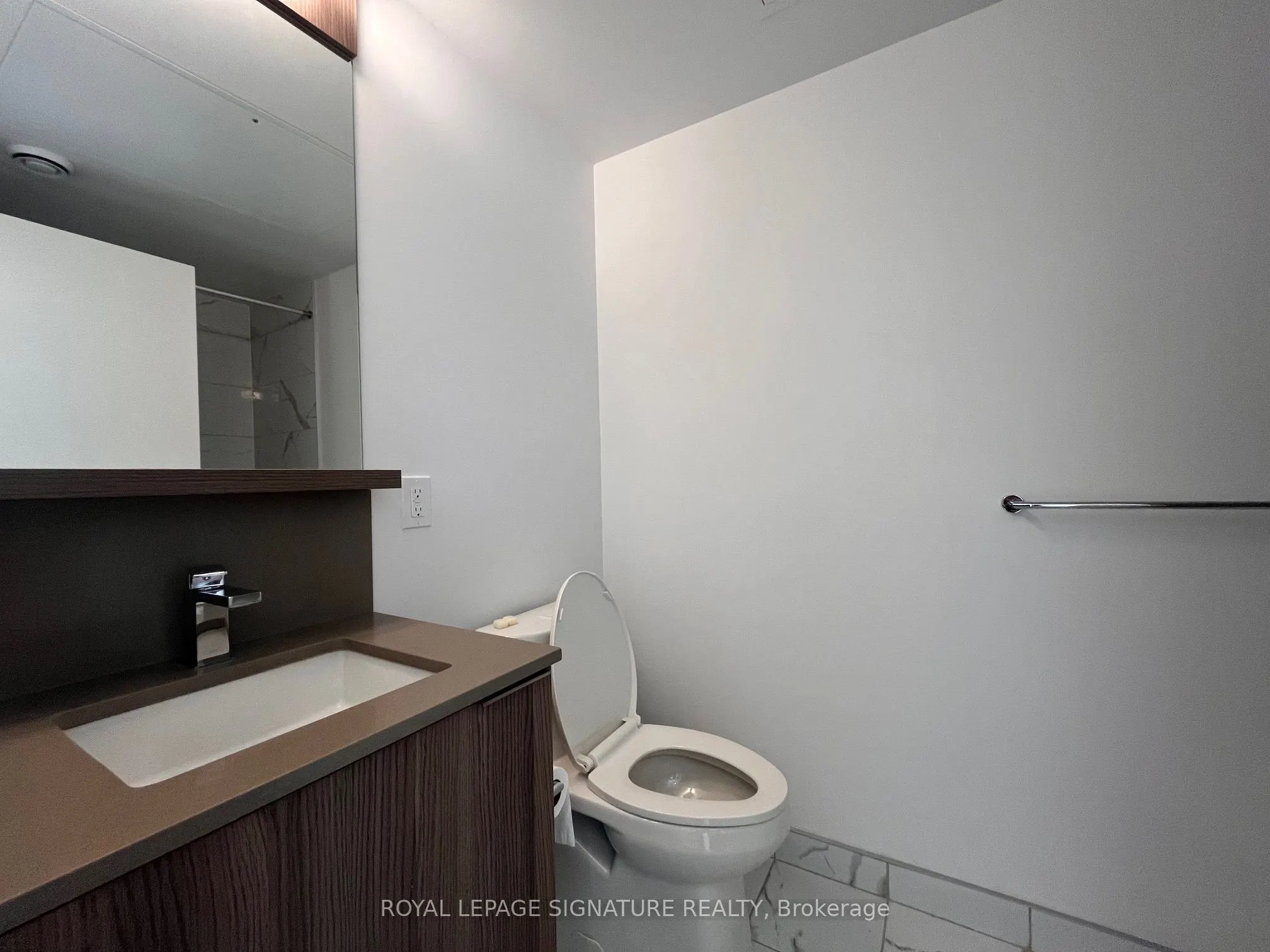 85 Wood Street, #1806