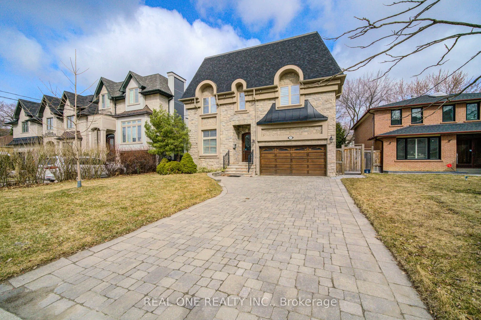 210 Maplehurst Avenue