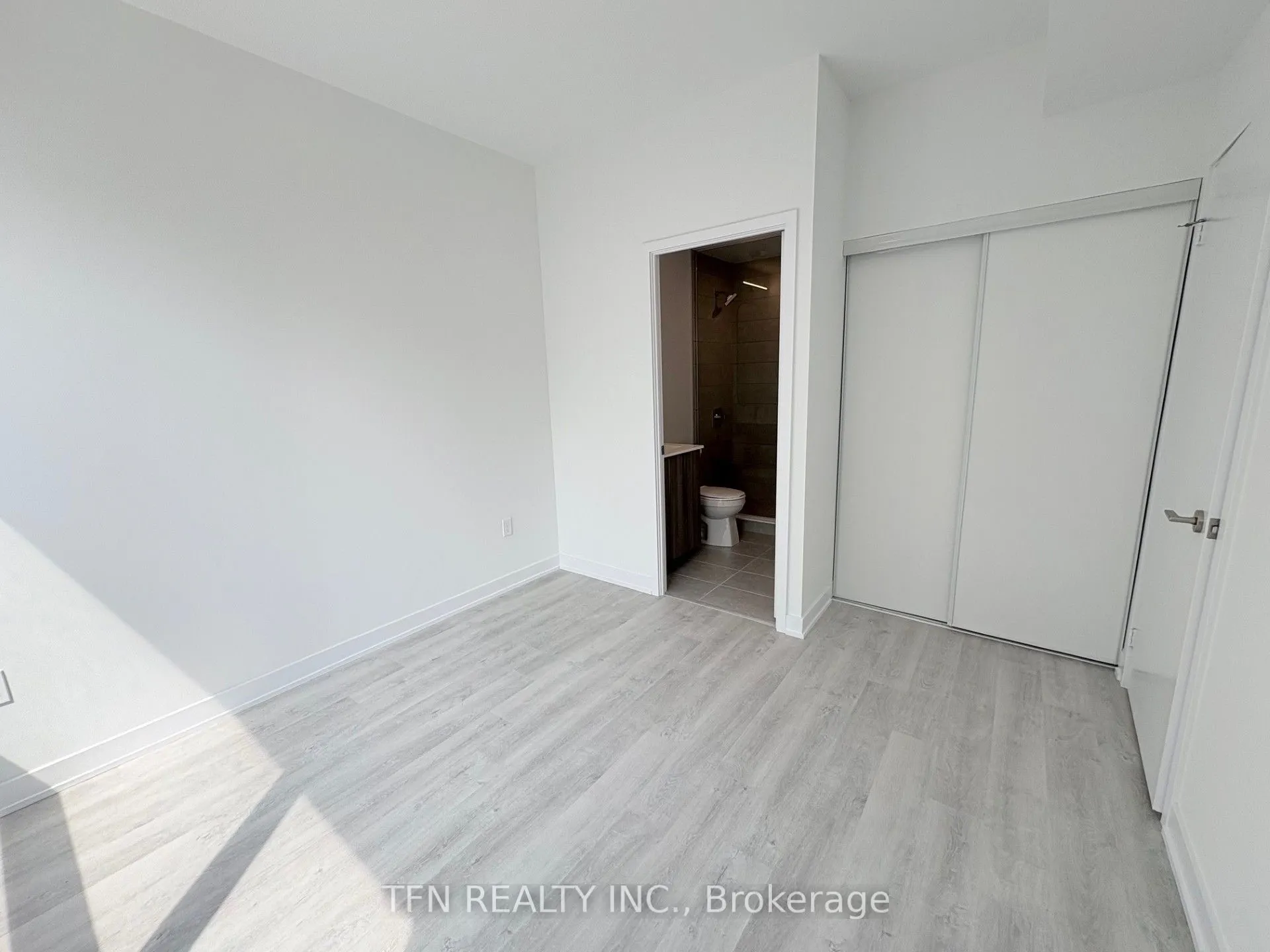 15 Richardson Street, #1025