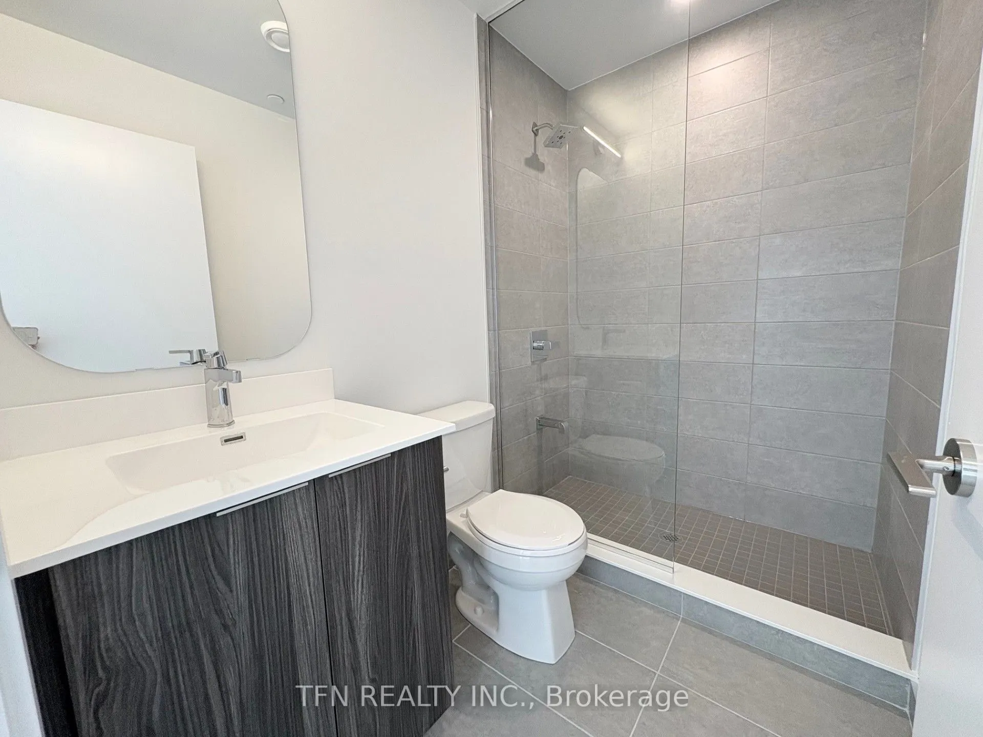 15 Richardson Street, #826