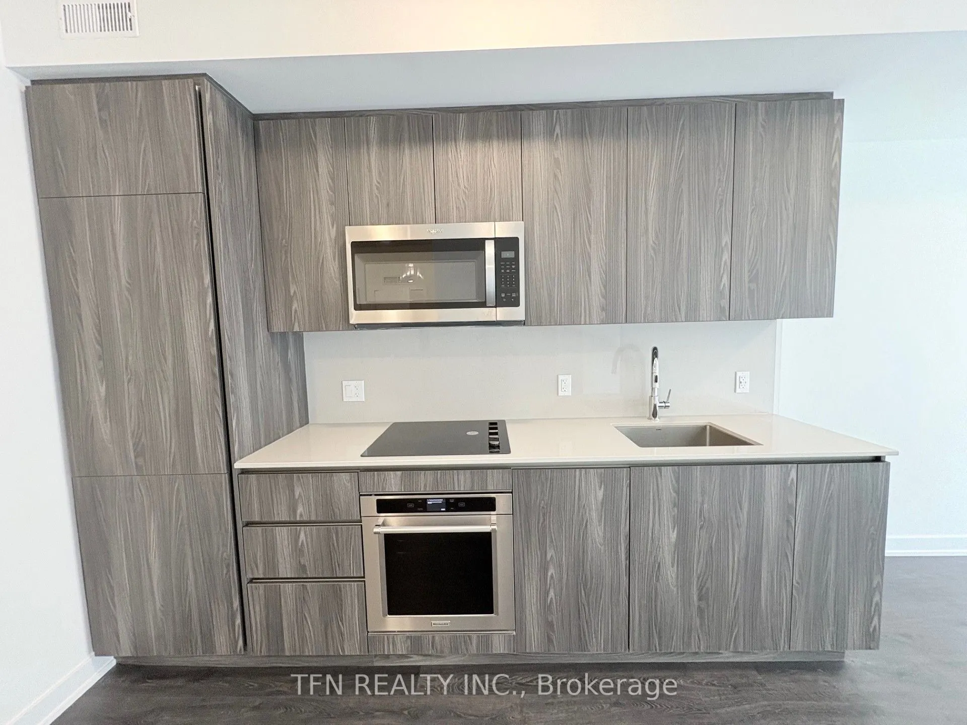 15 Richardson Street, #826