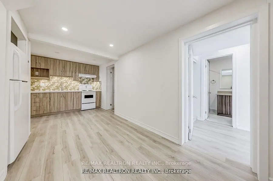 59 Cummer Avenue, #( Basement)