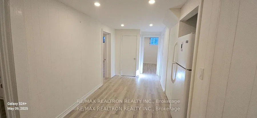 59 Cummer Avenue, #( Basement)