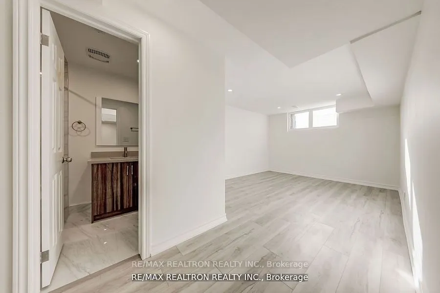 59 Cummer Avenue, #( Basement)