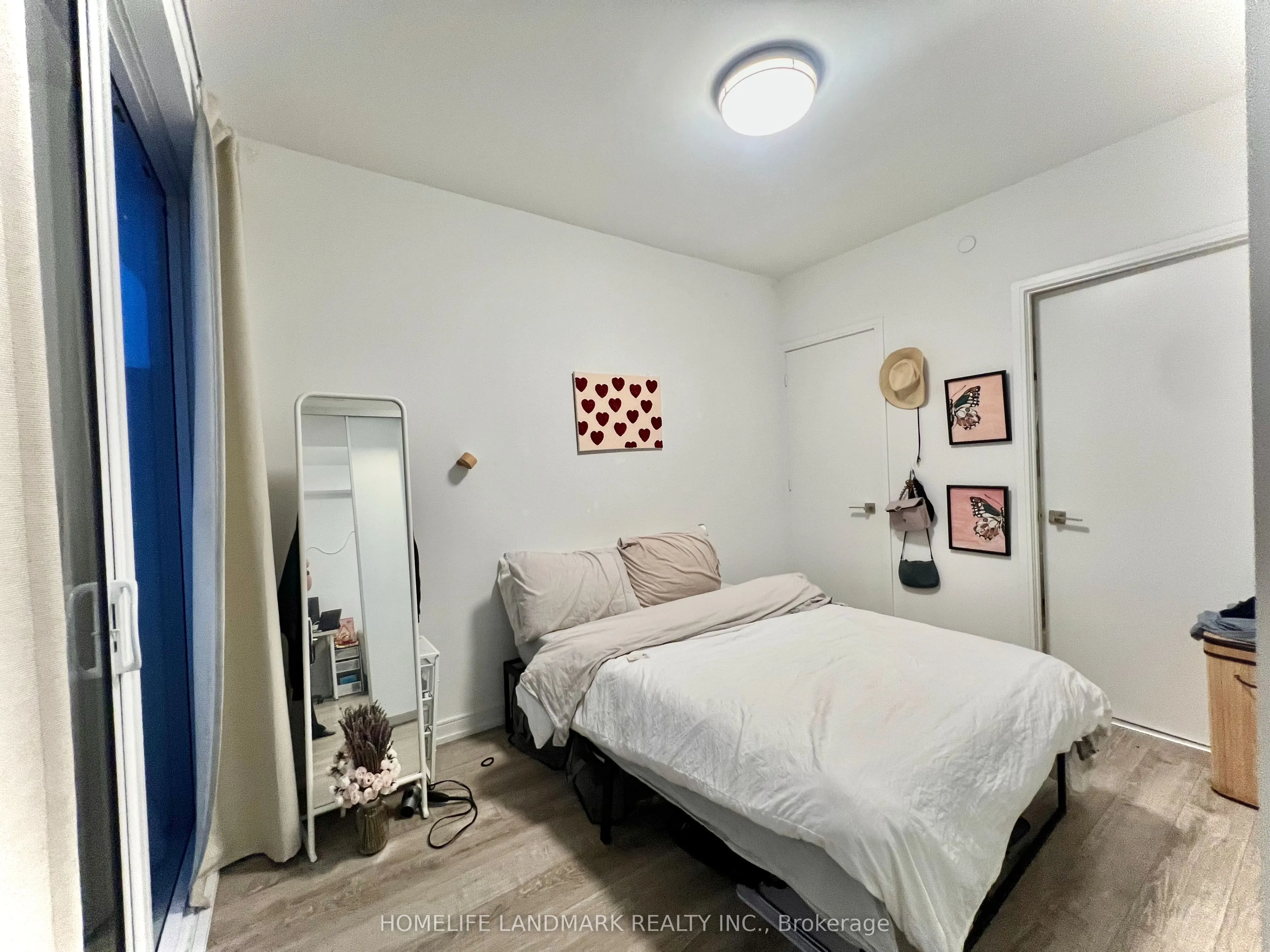 28 Wellesley Street E, #1106