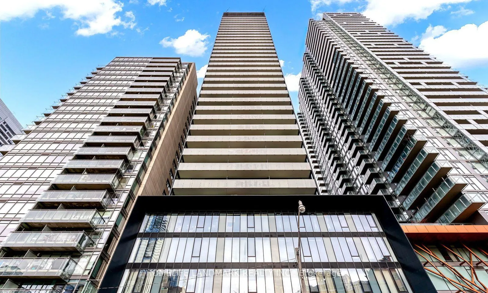 28 Wellesley Street E, #1106
