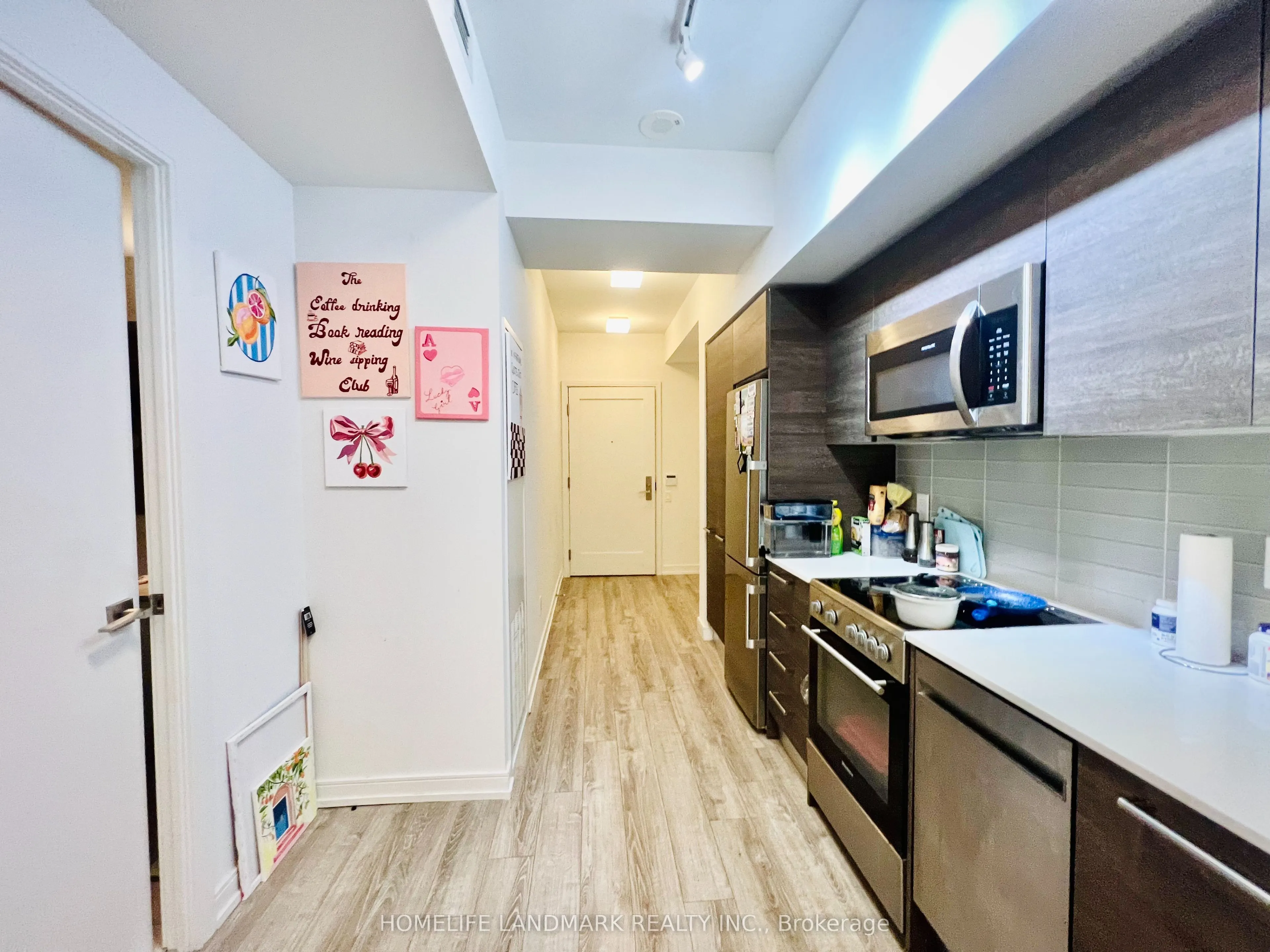 28 Wellesley Street E, #1106