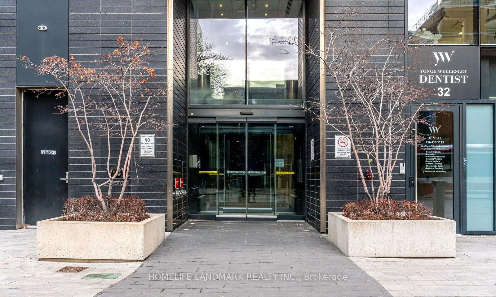 28 Wellesley Street E, #1106