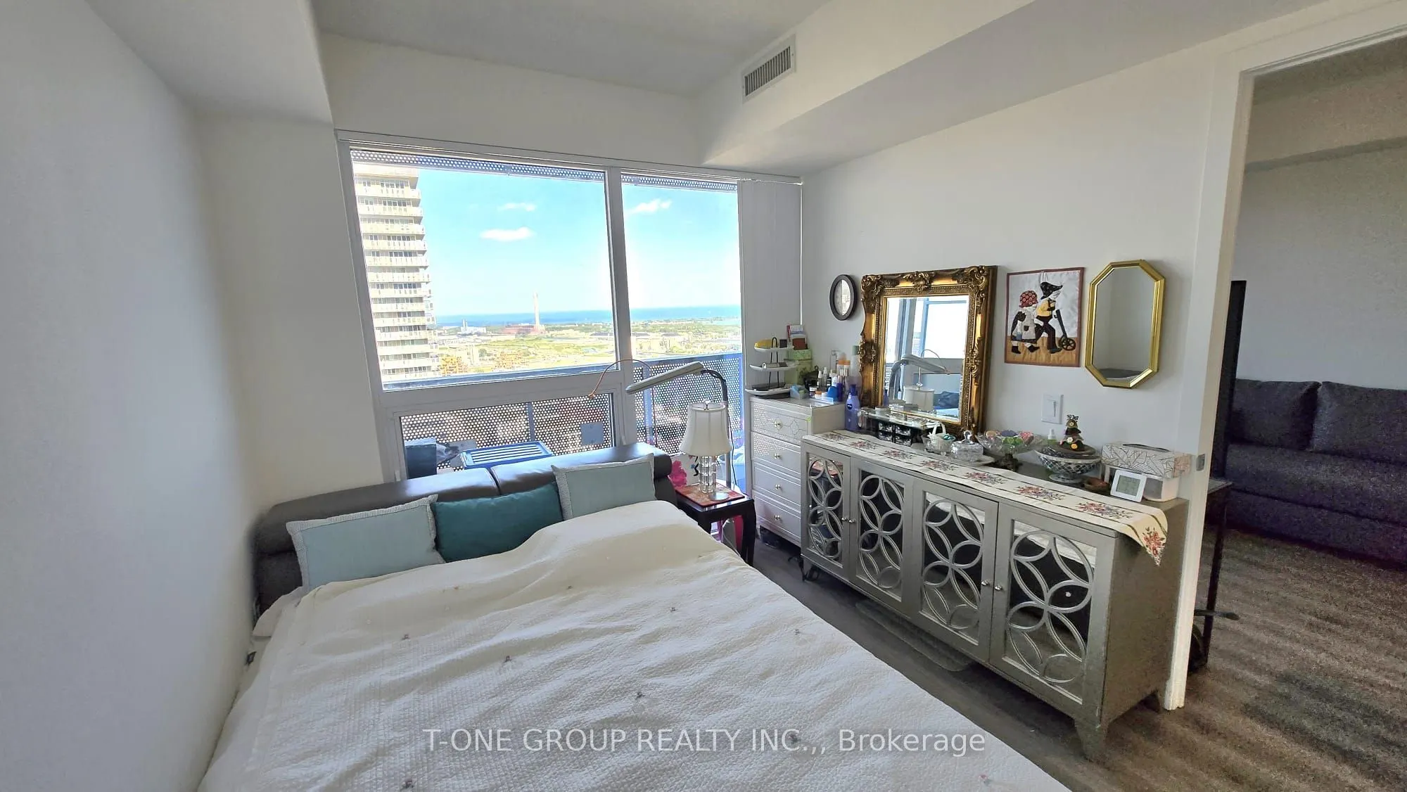 138 Downes Street, #4506