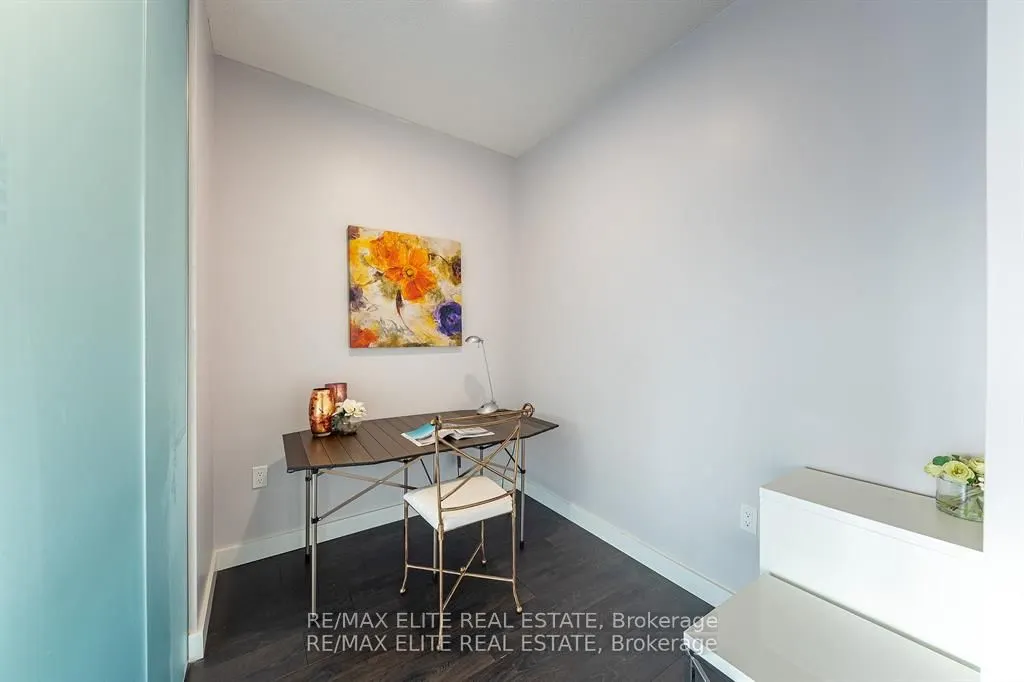 95 Mcmahon Drive, #907