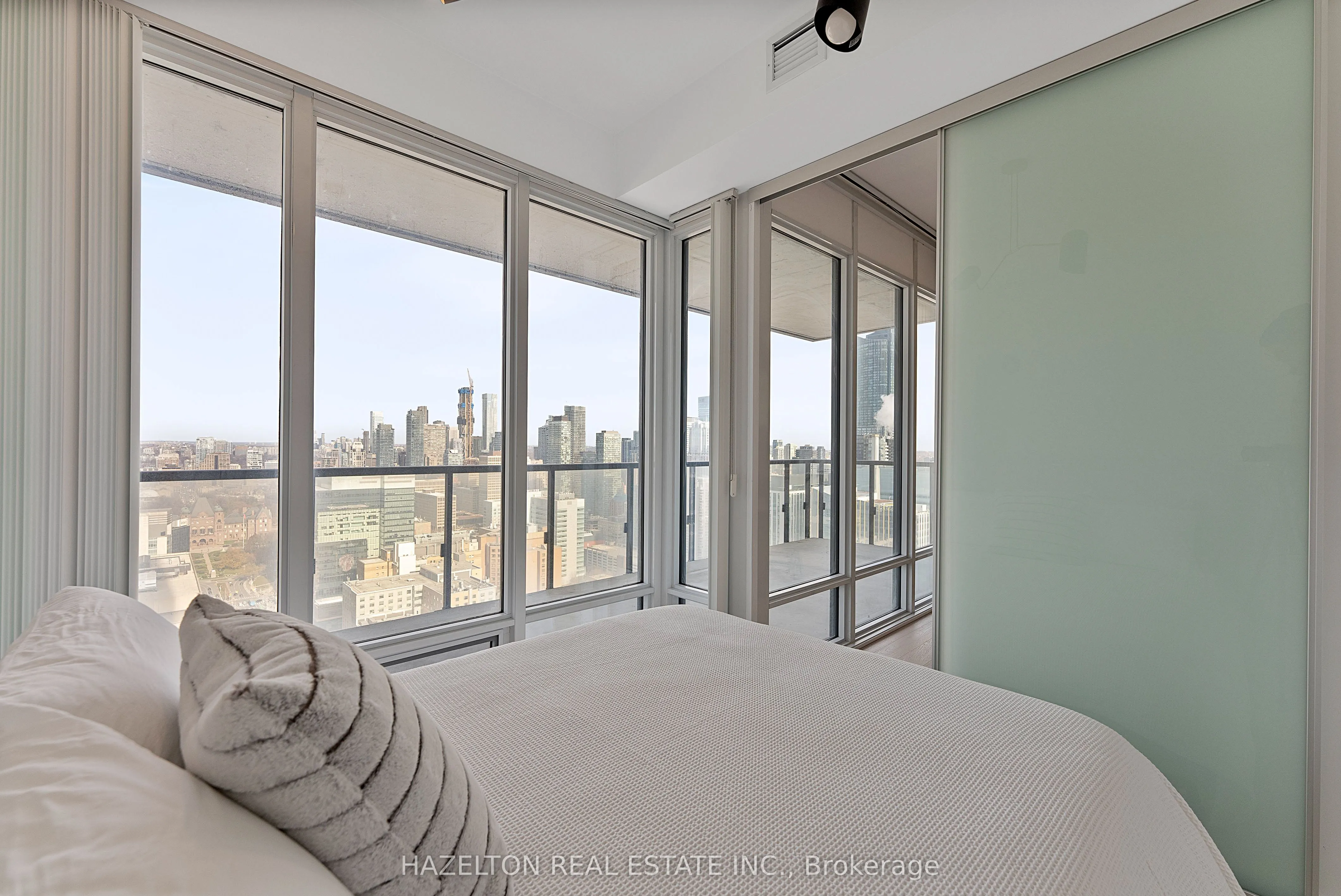 488 University Avenue, #3402