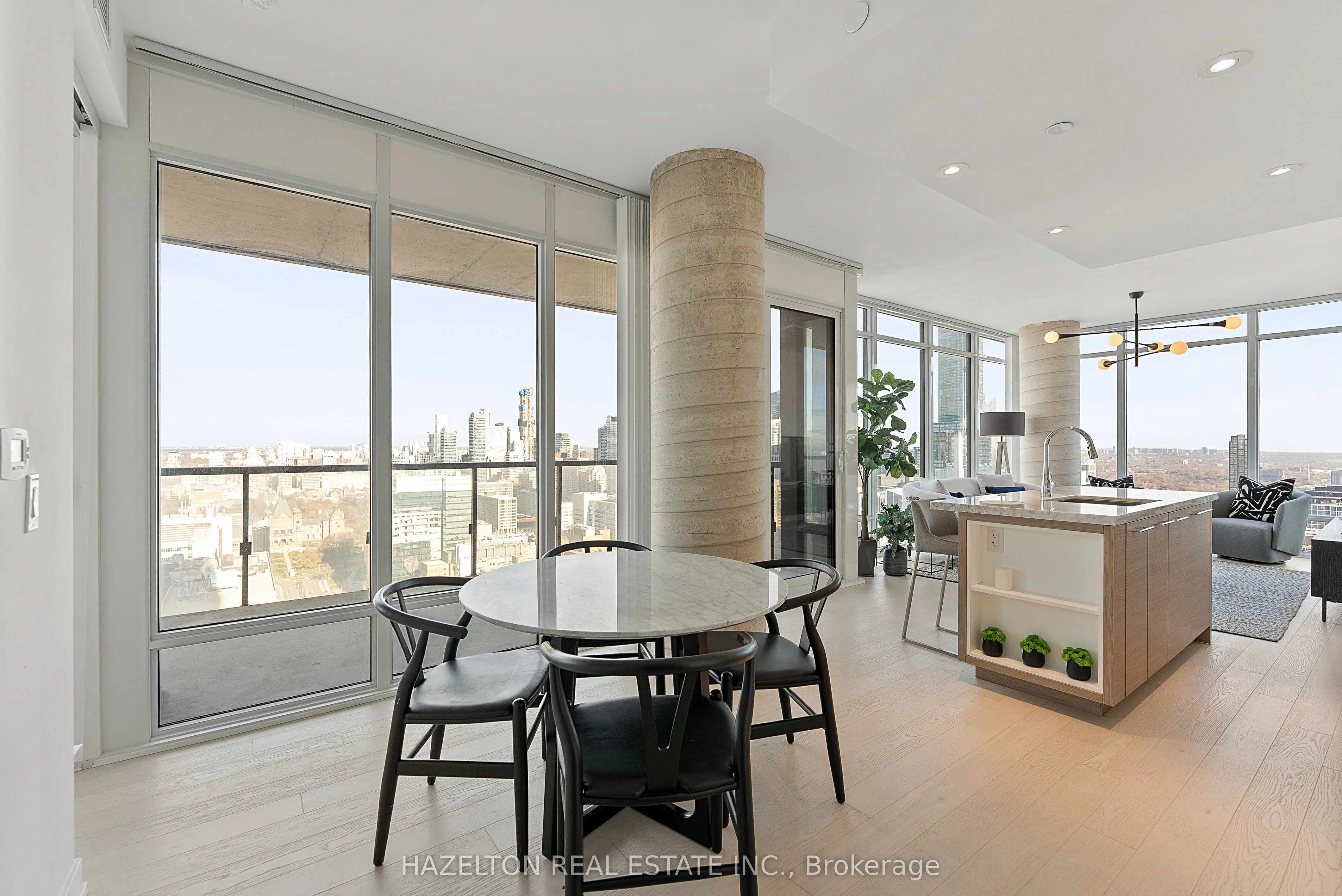 488 University Avenue, #3402
