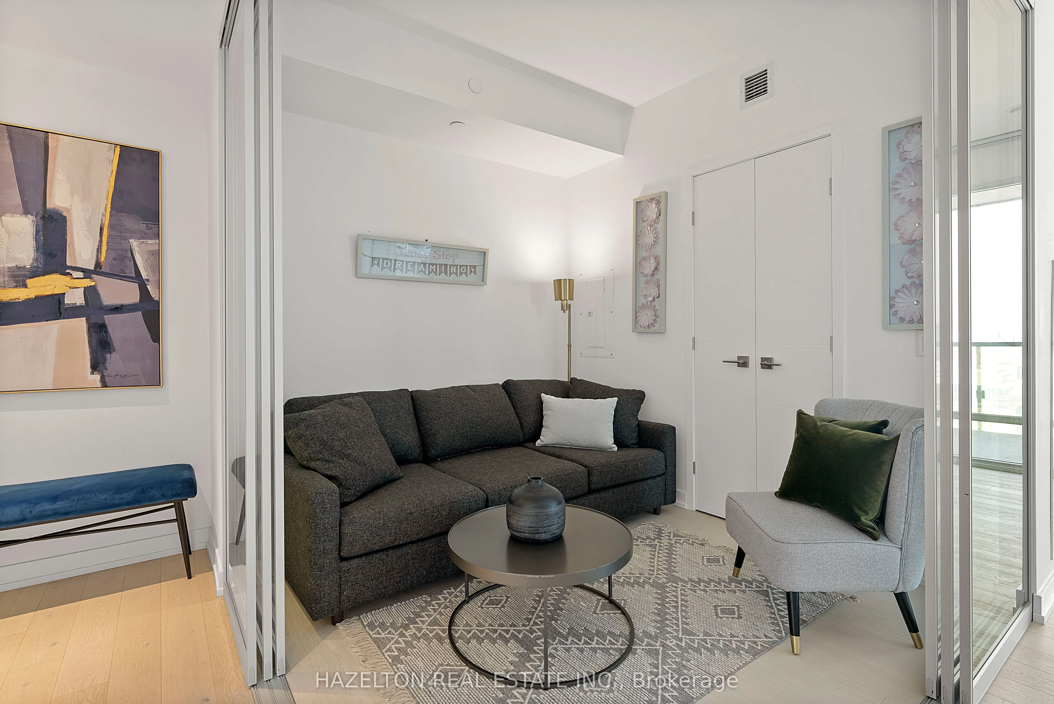 488 University Avenue, #3402