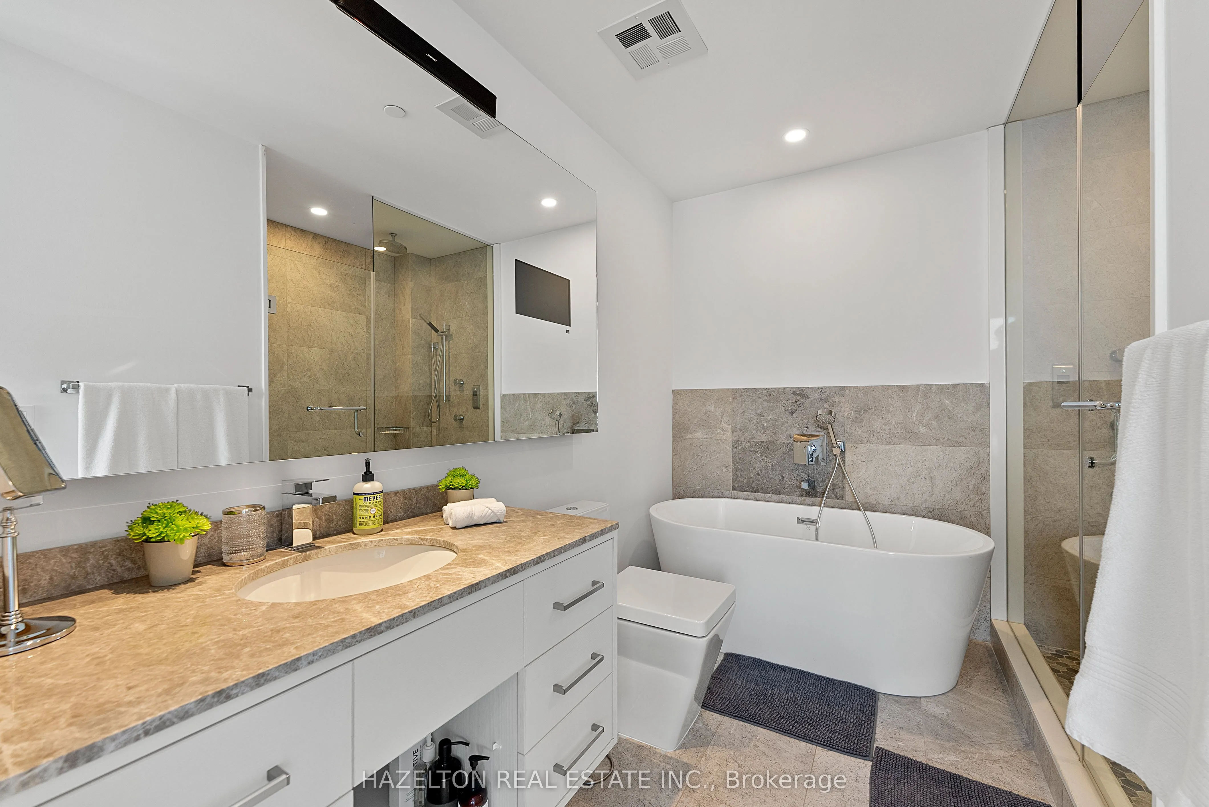 488 University Avenue, #3402