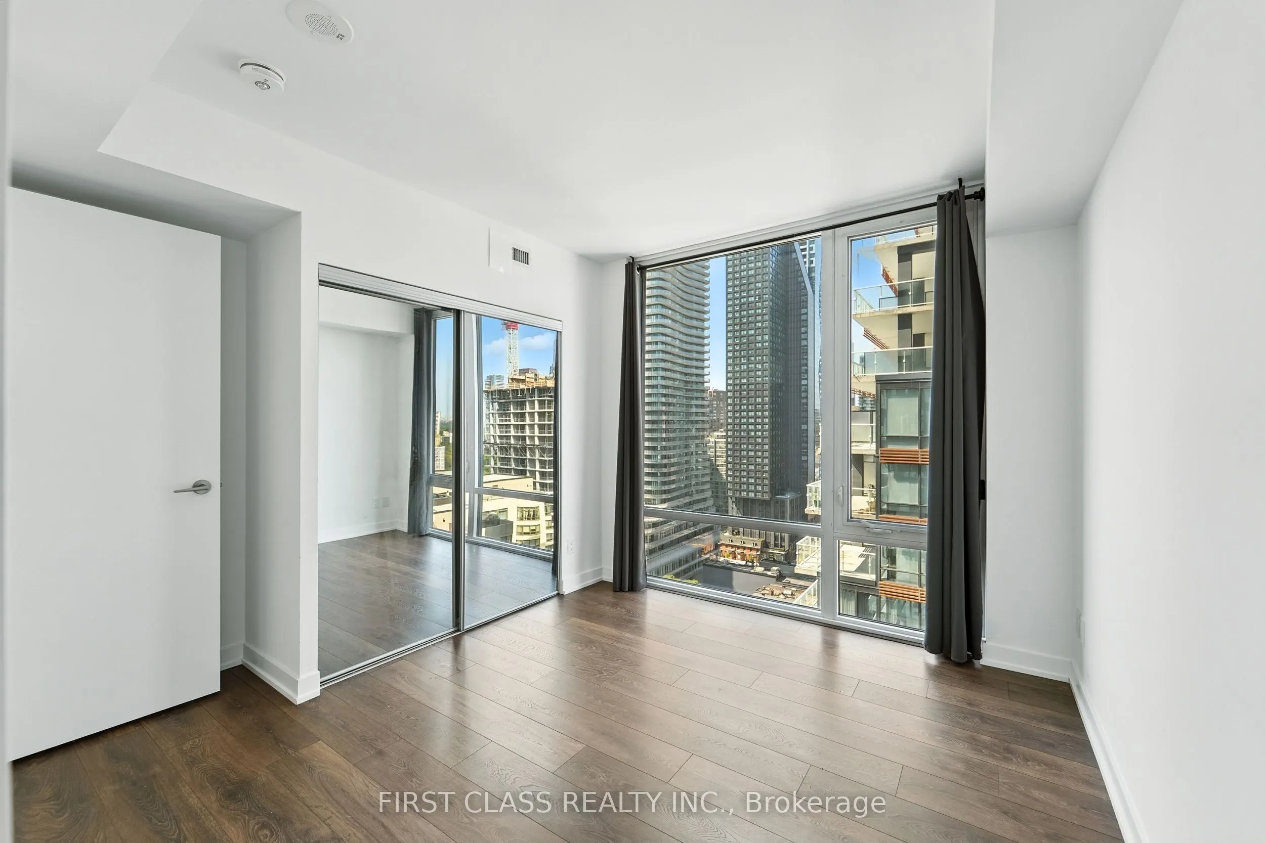 501 Yonge Street, #1802
