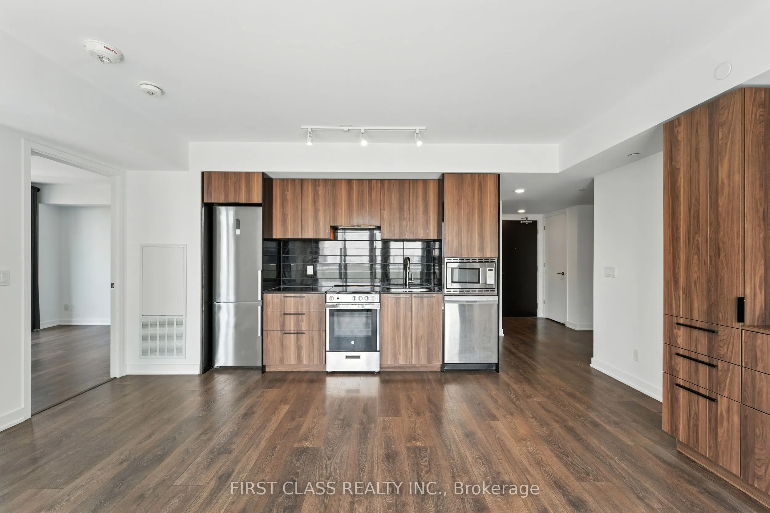 501 Yonge Street, #1802