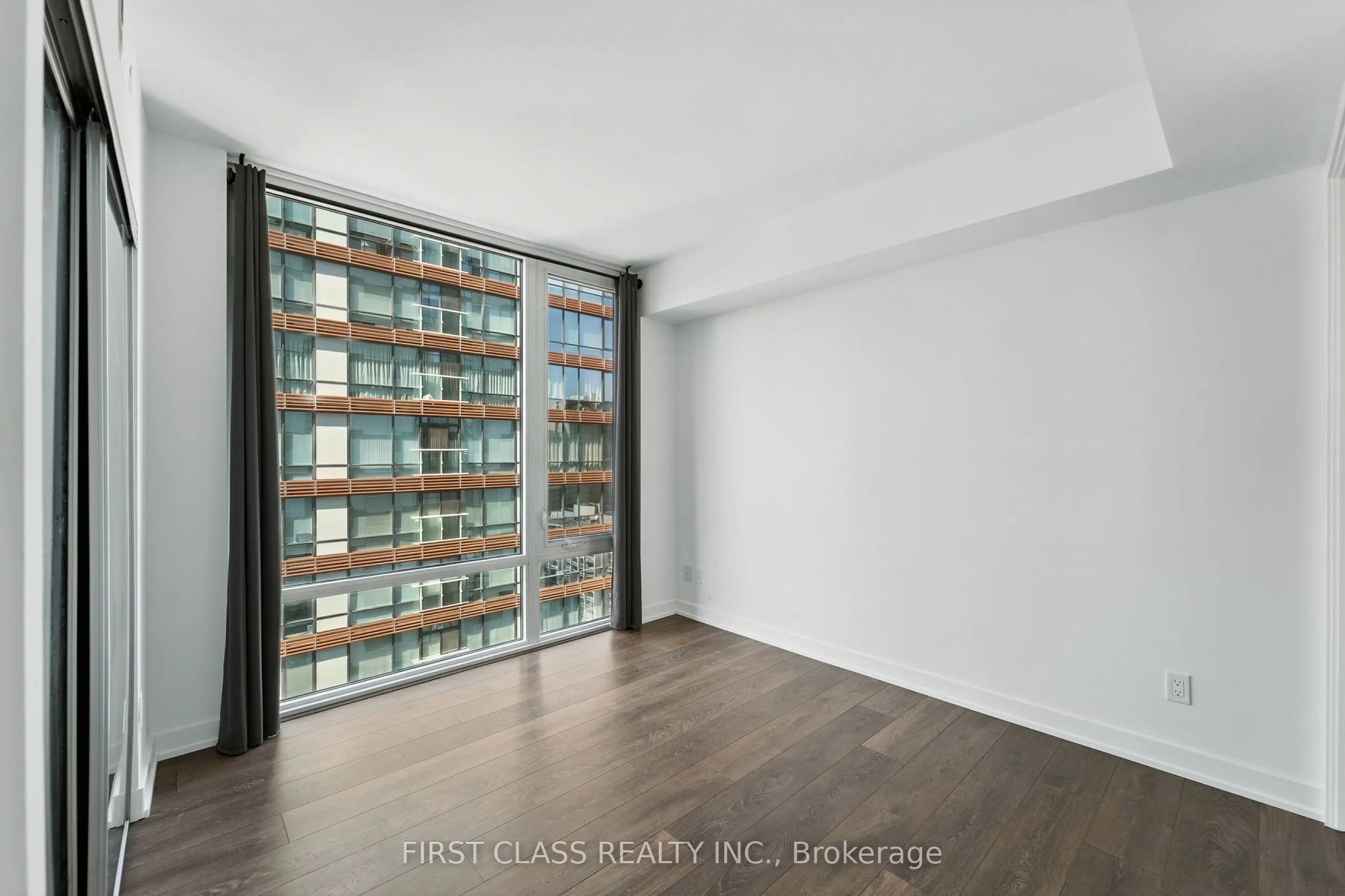 501 Yonge Street, #1802