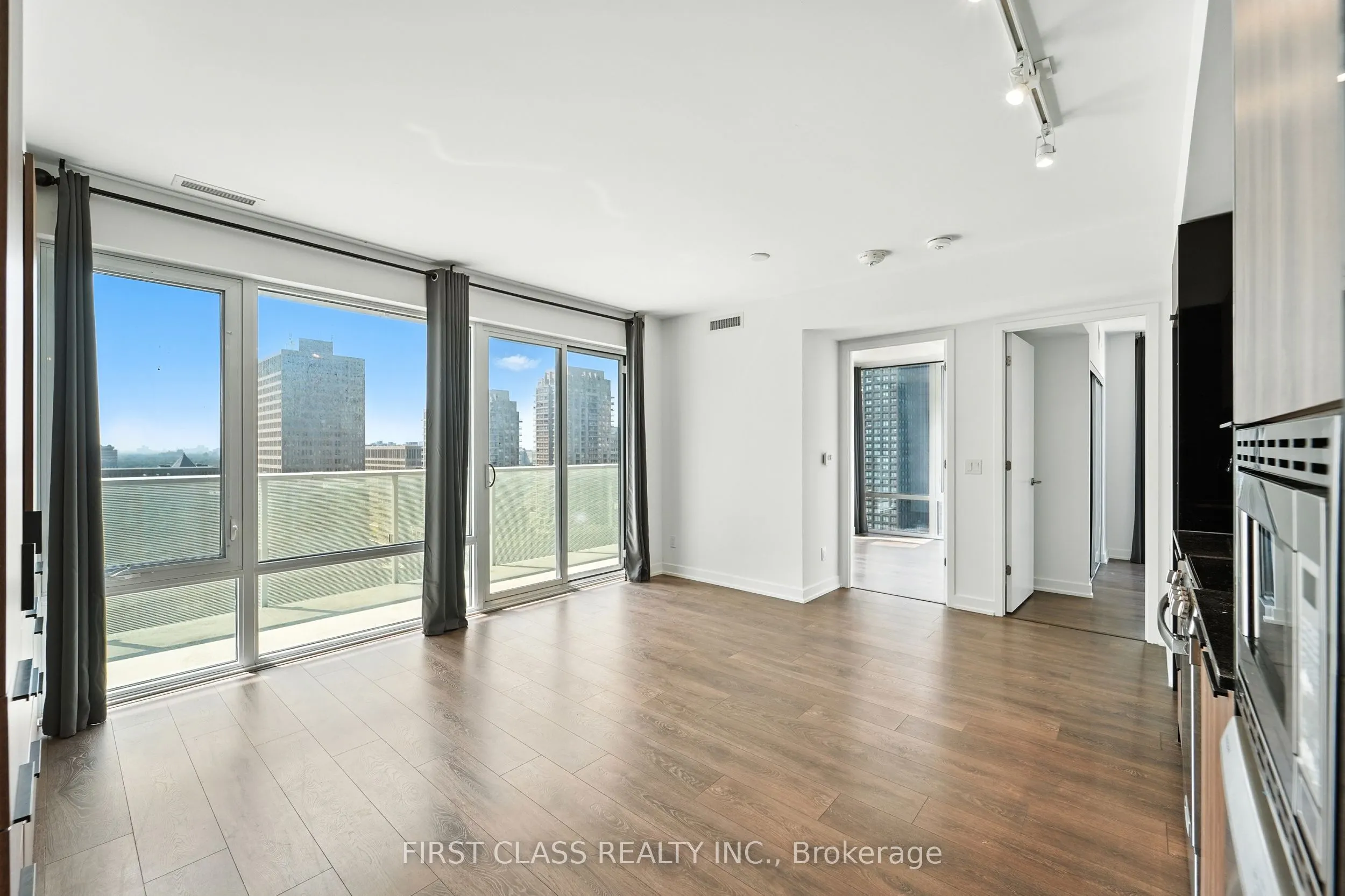 501 Yonge Street, #1802