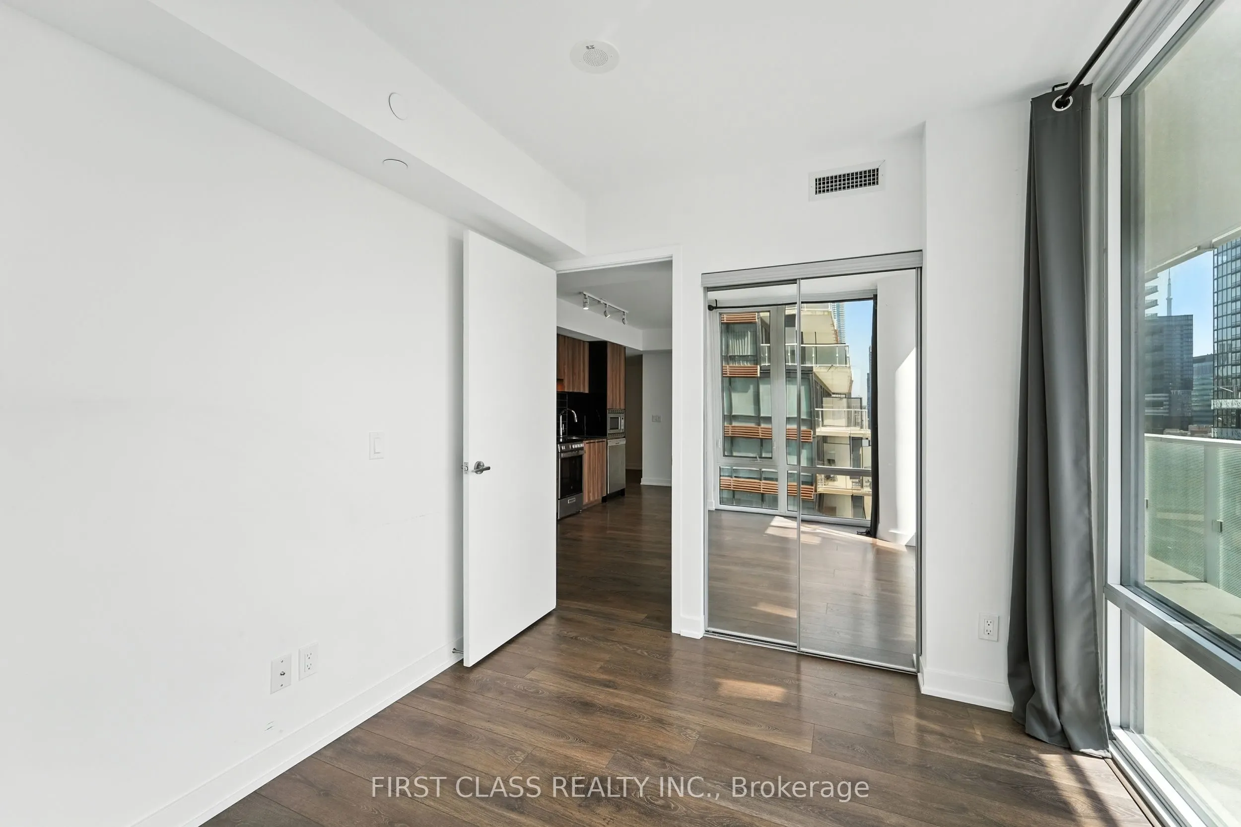 501 Yonge Street, #1802