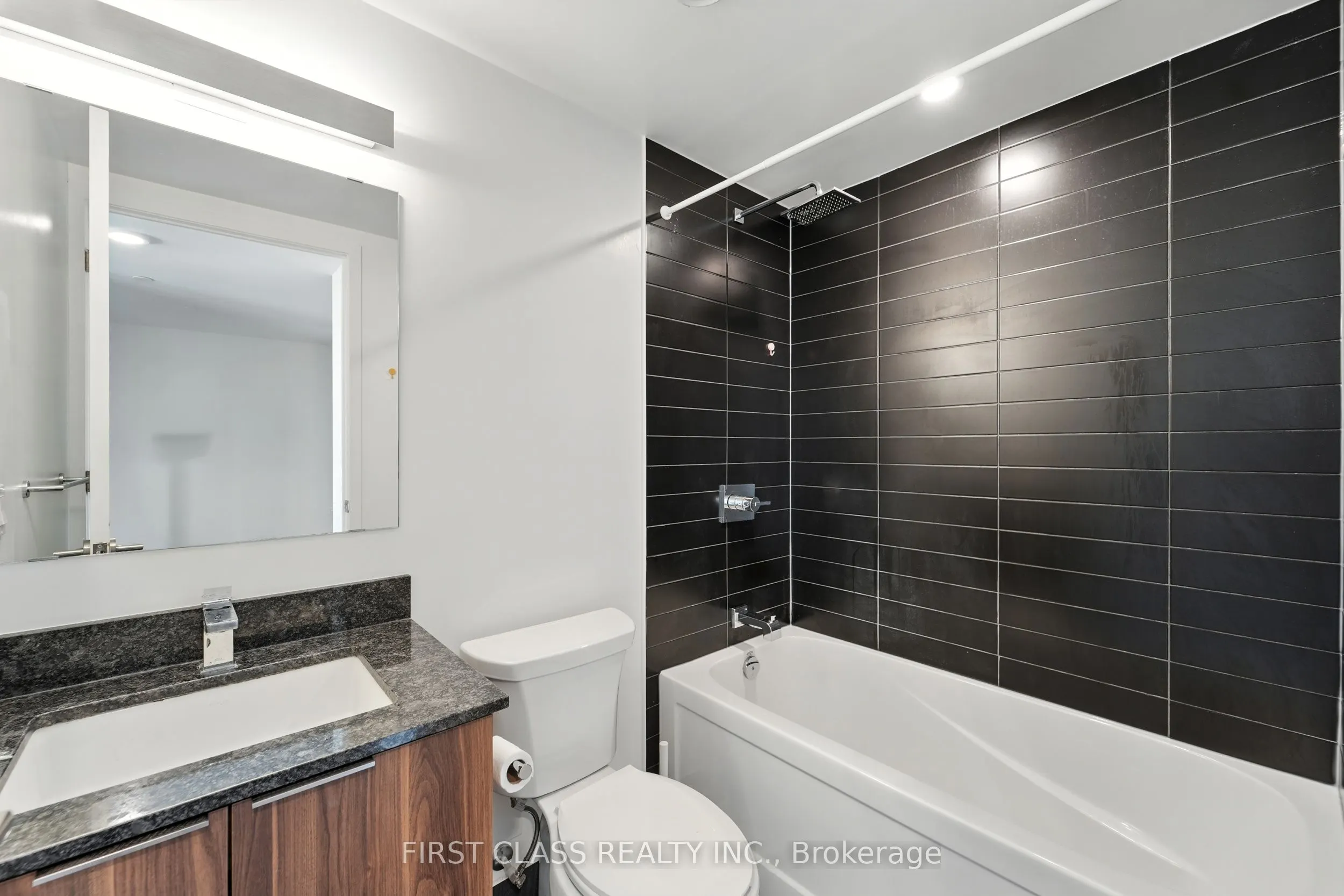 501 Yonge Street, #1802