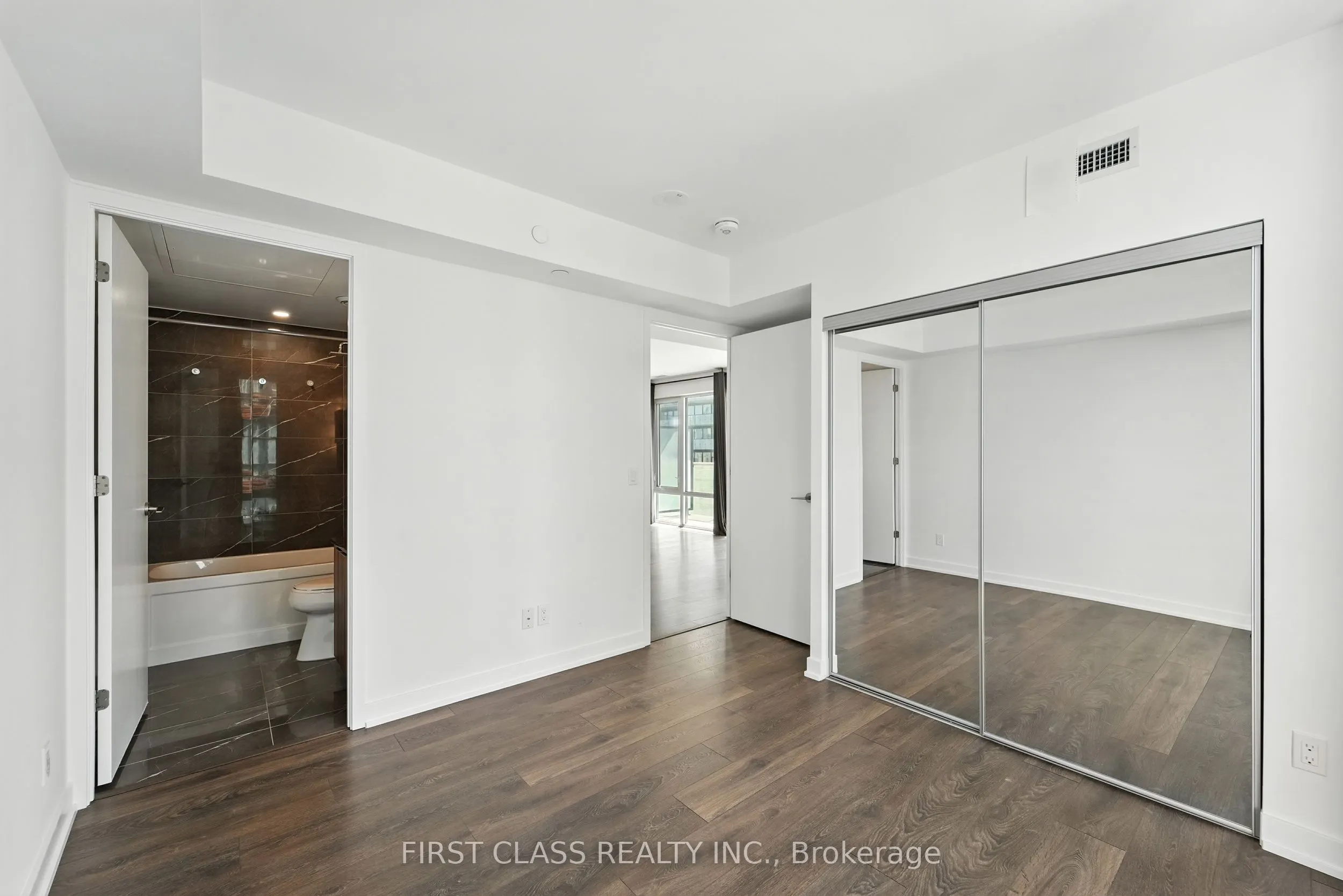 501 Yonge Street, #1802