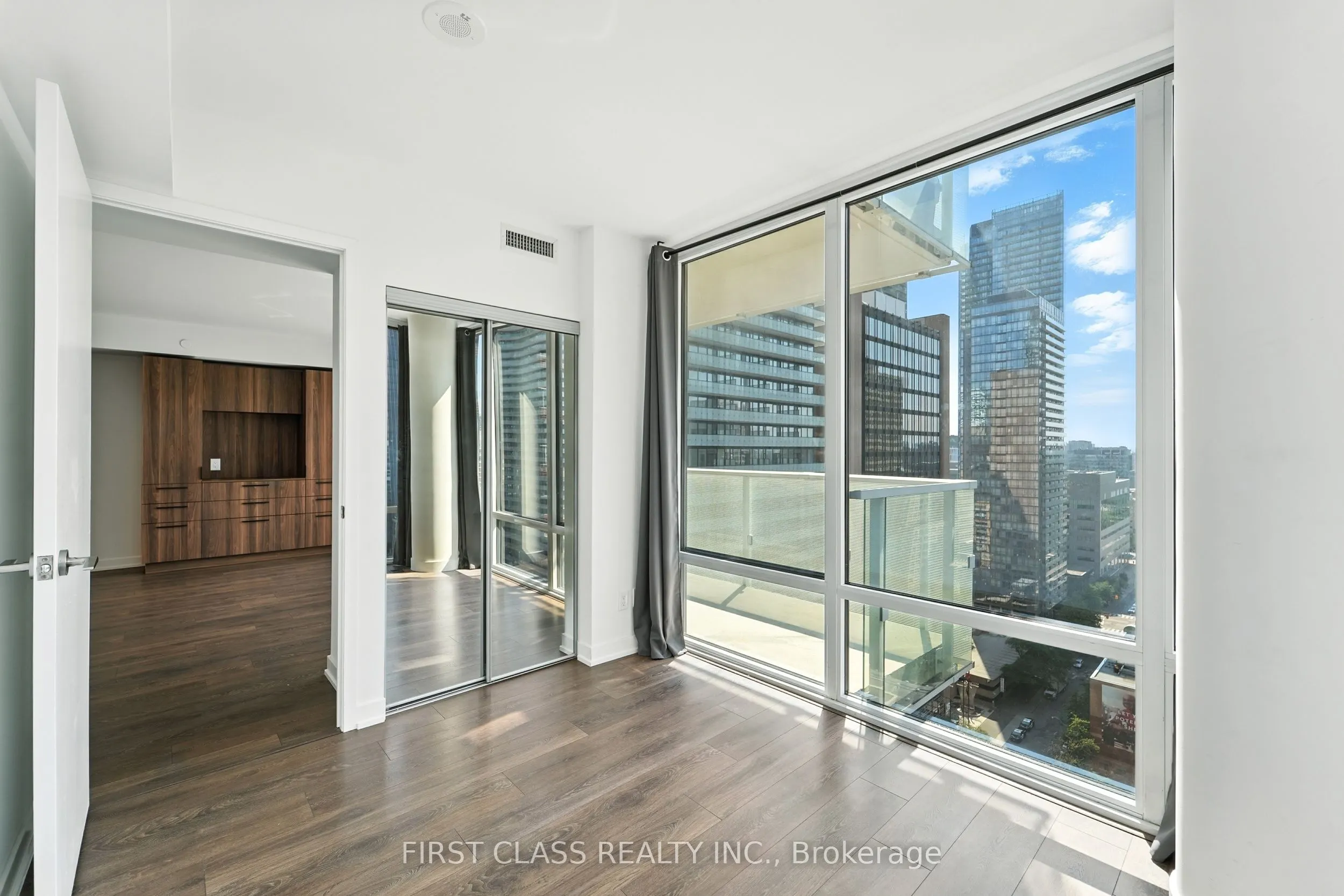 501 Yonge Street, #1802