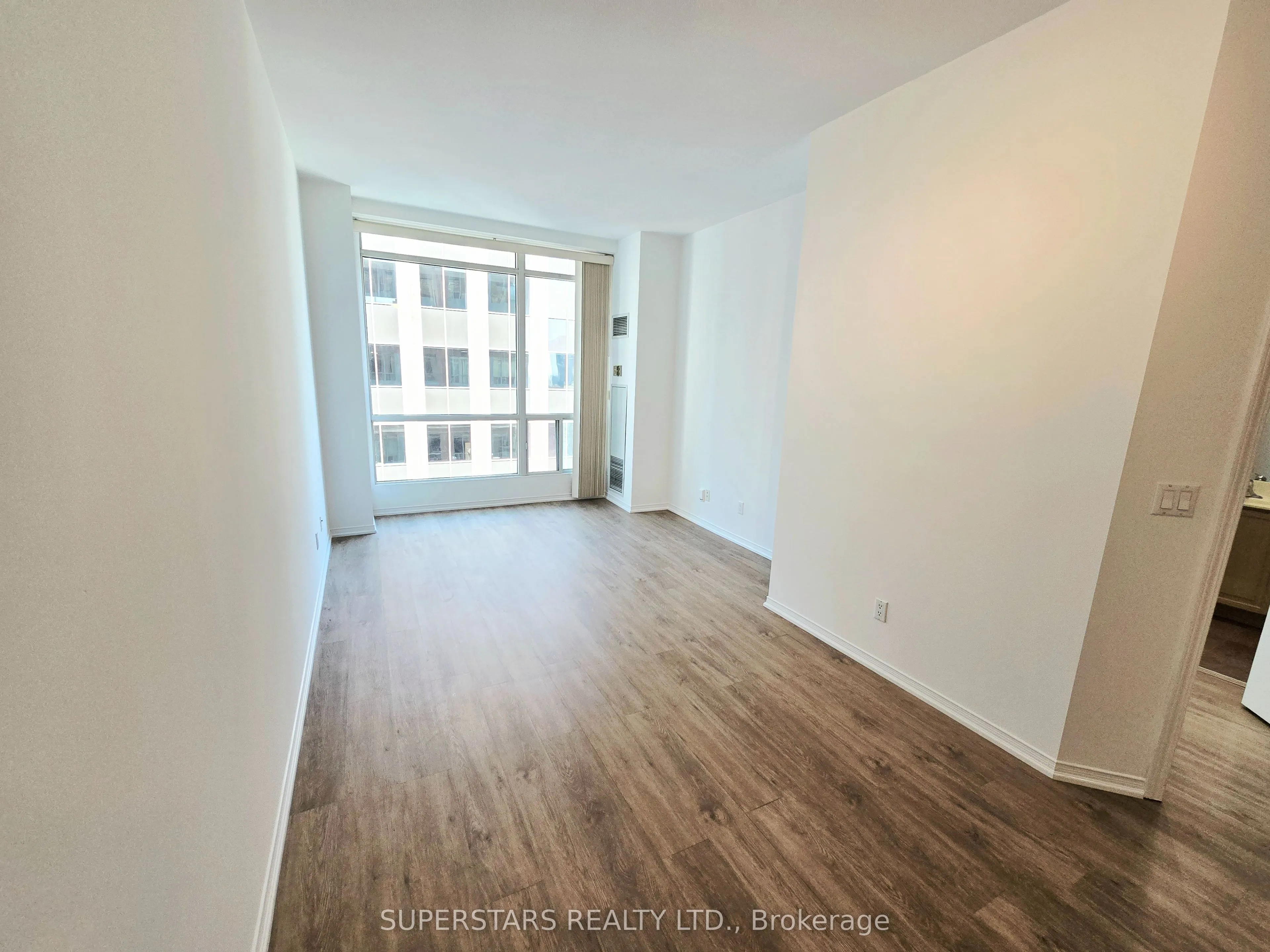 7 King Street E, #1712