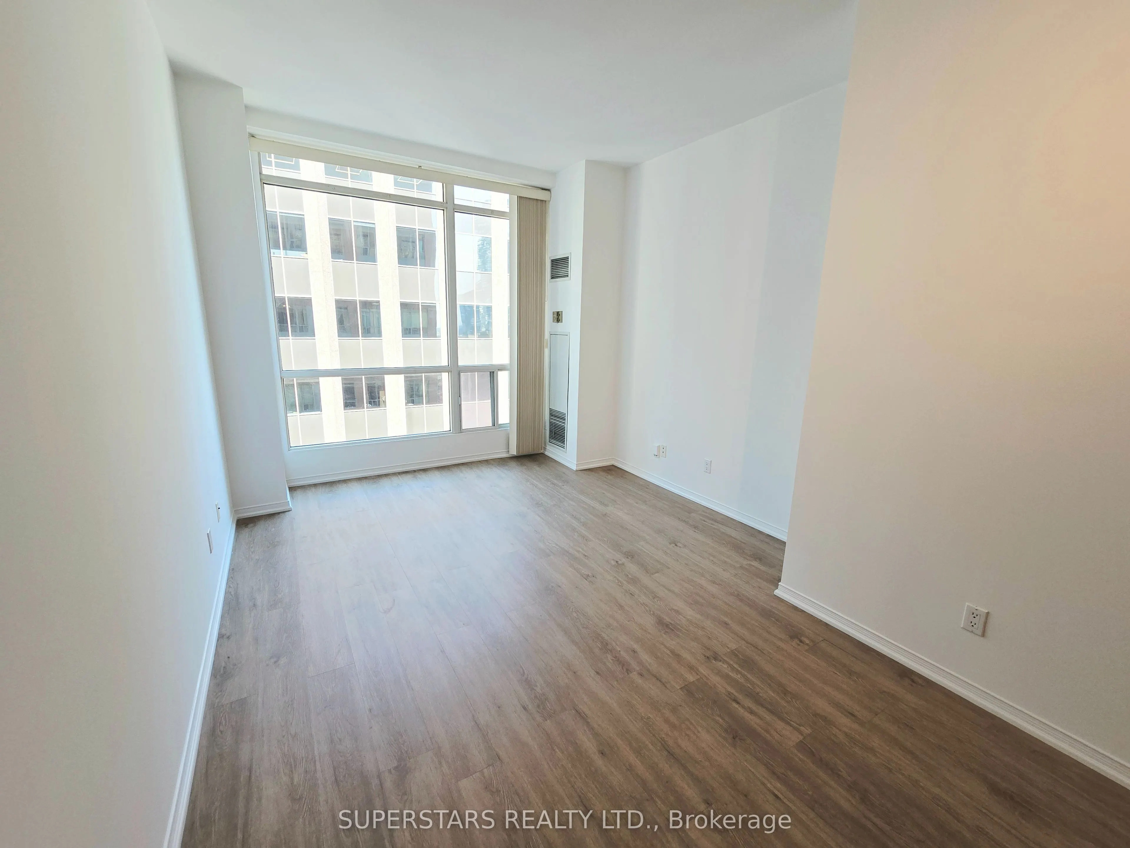 7 King Street E, #1712