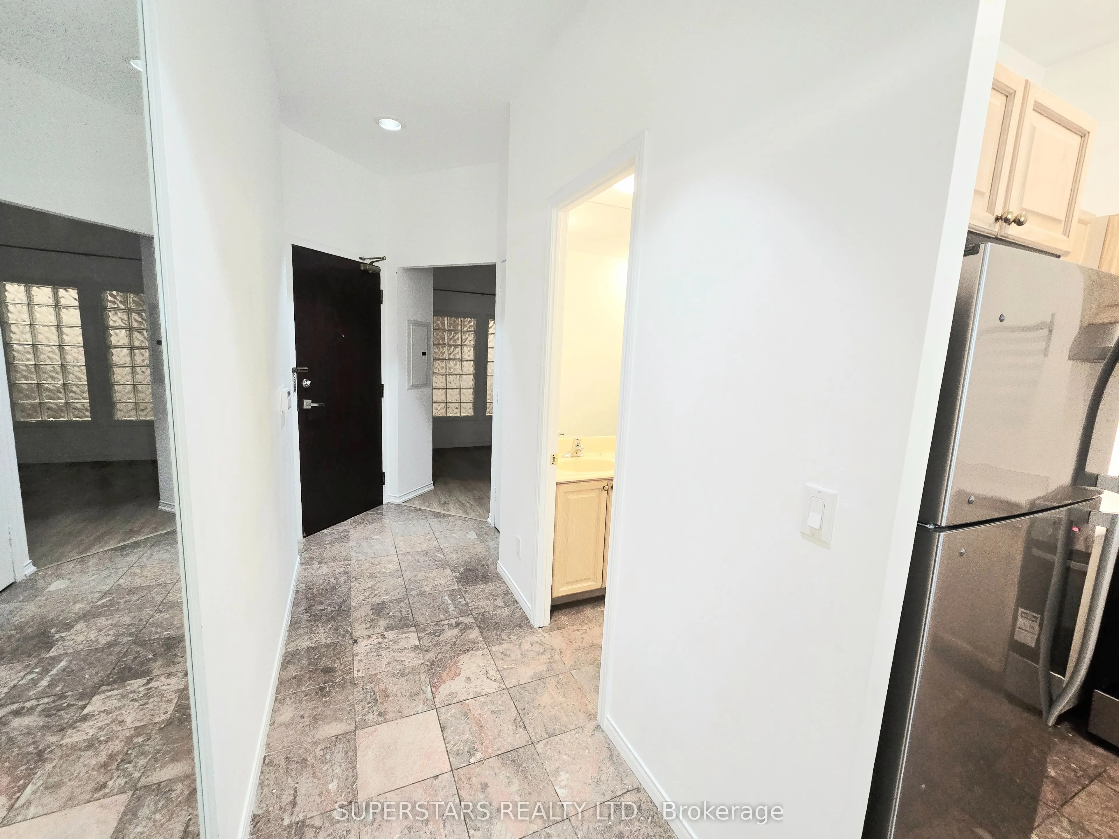 7 King Street E, #1712