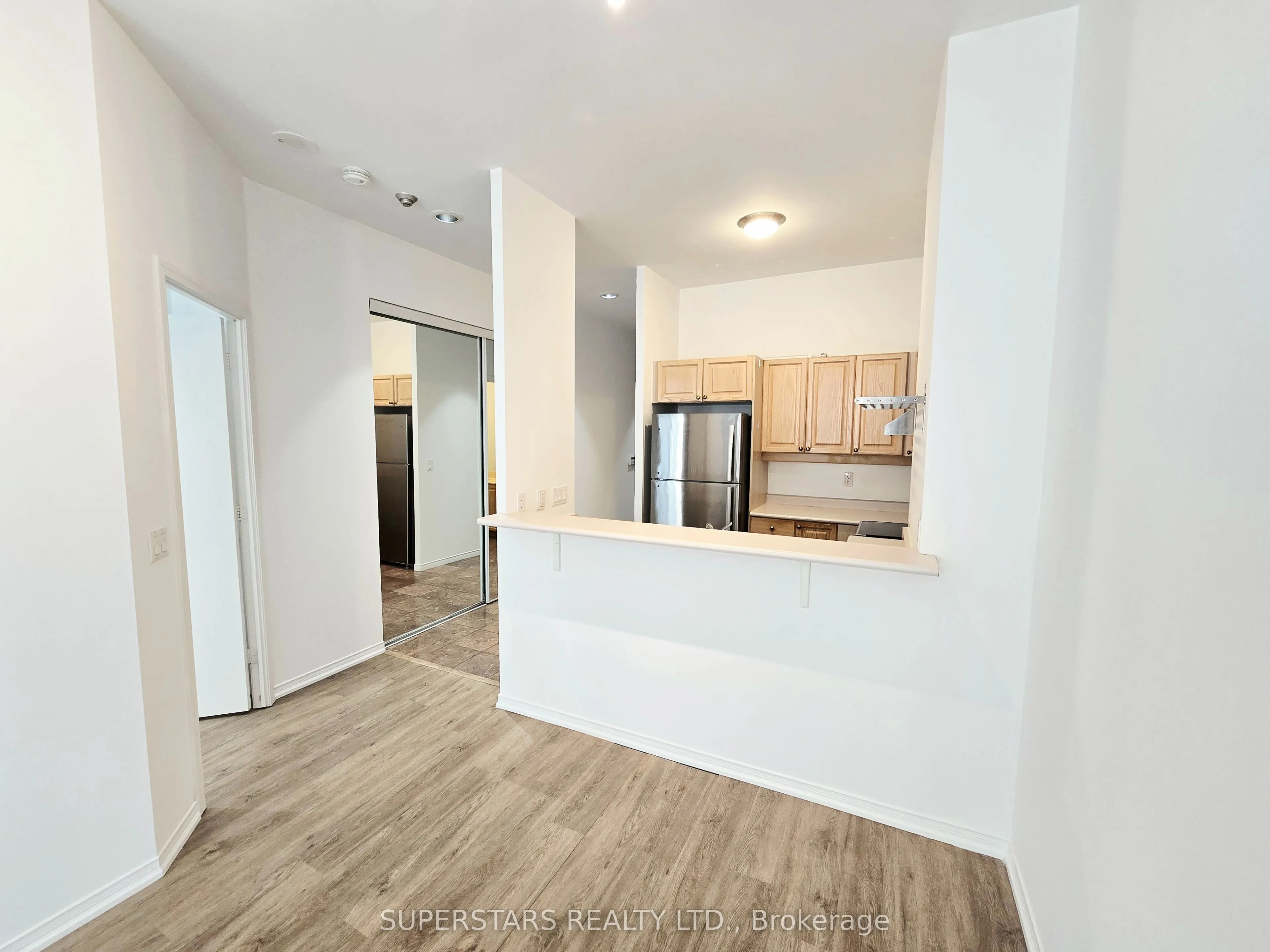 7 King Street E, #1712