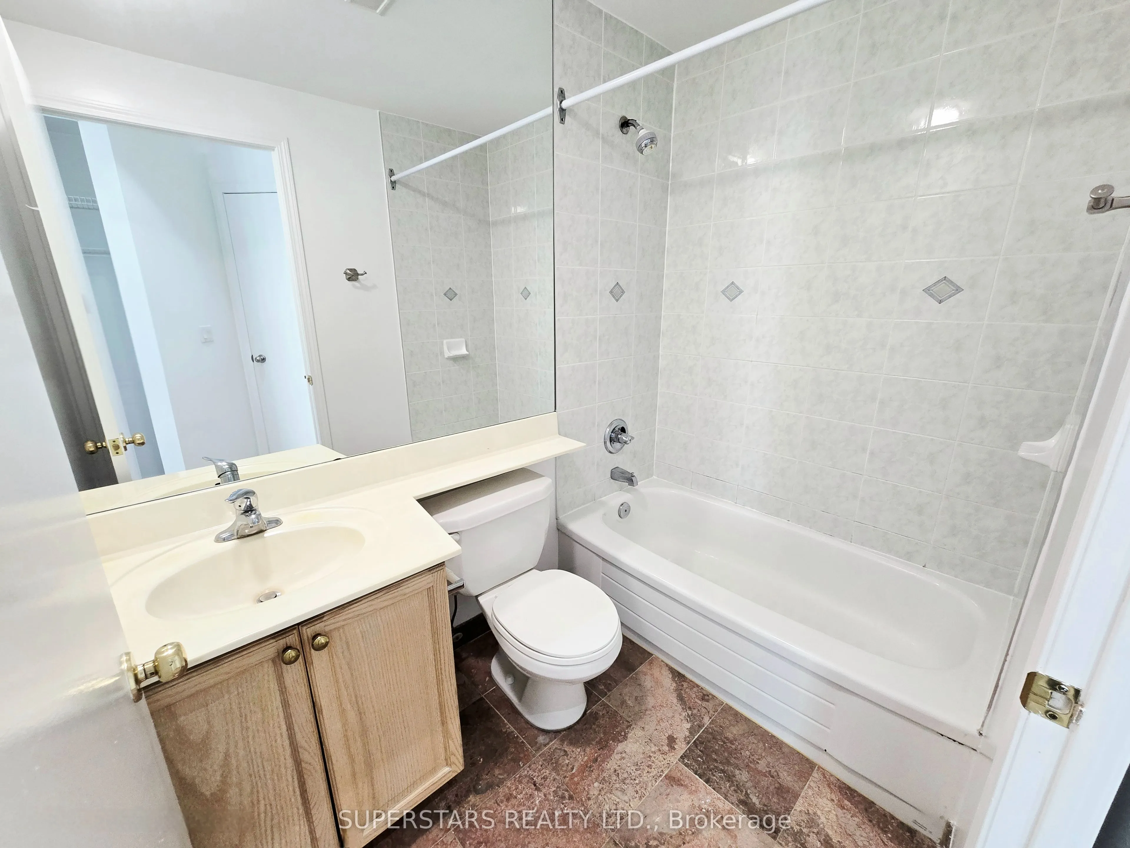 7 King Street E, #1712