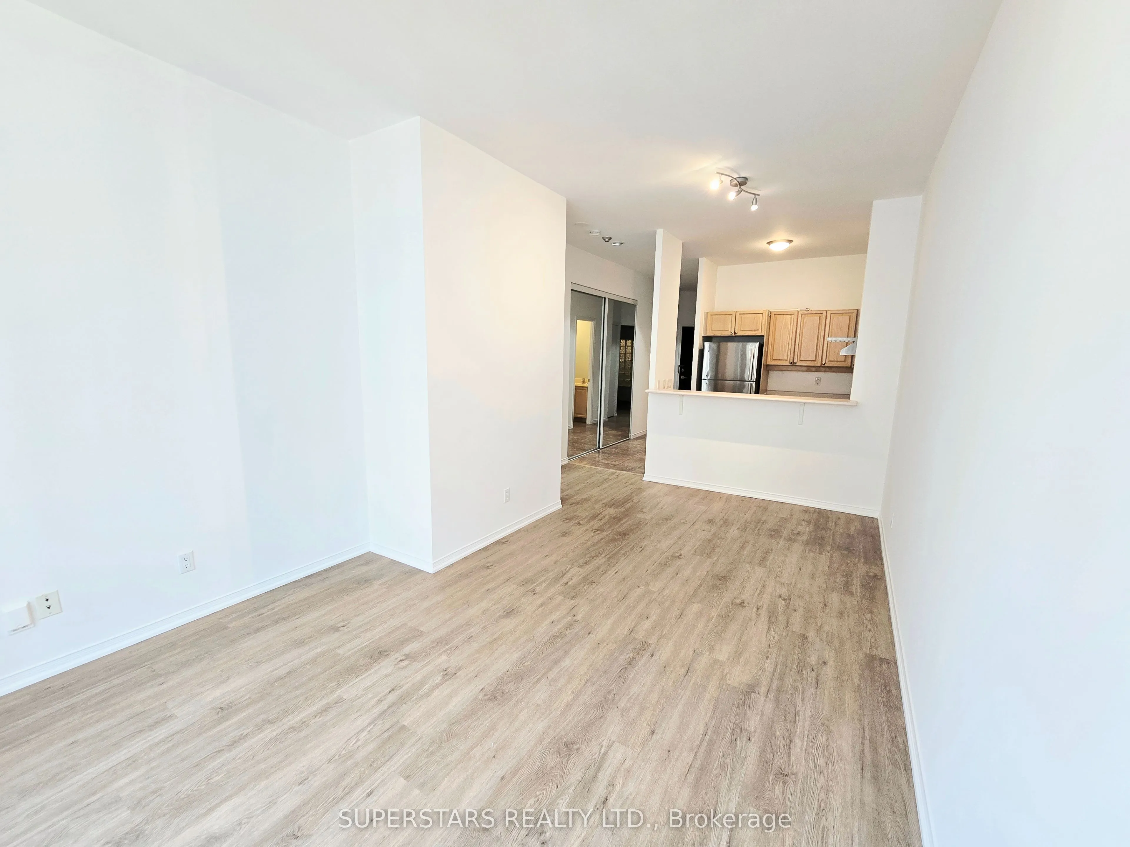 7 King Street E, #1712