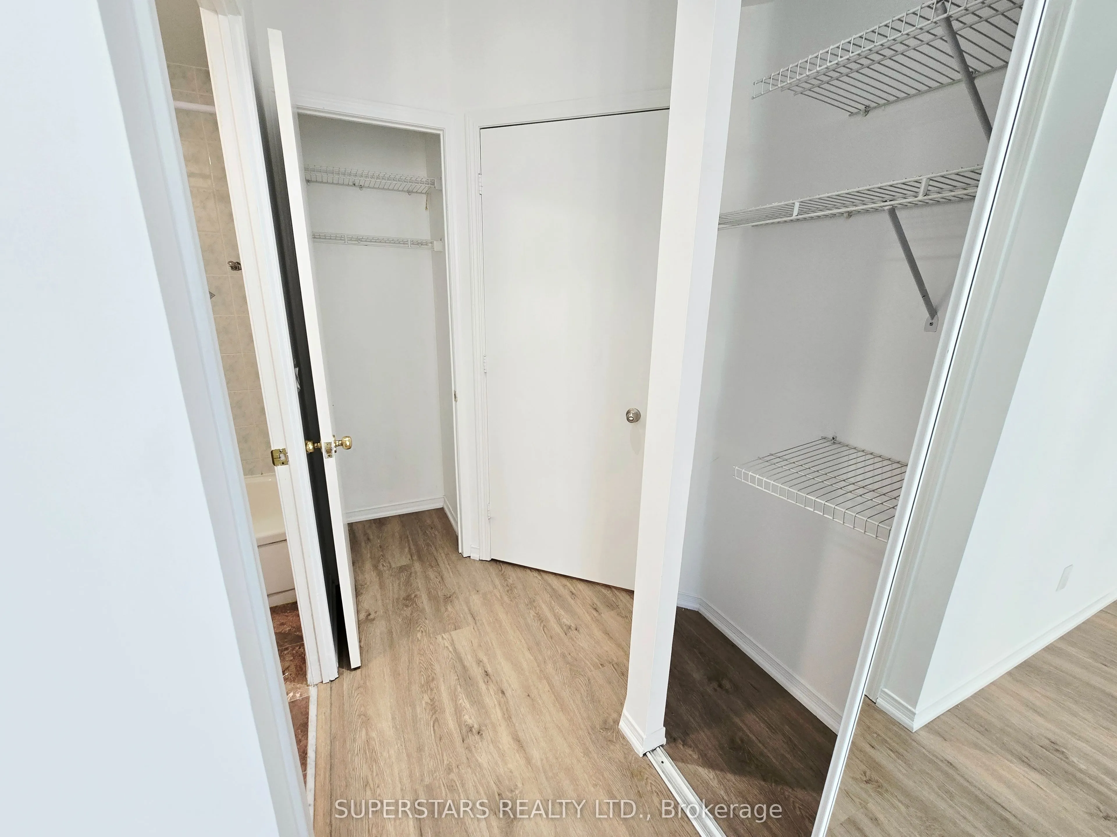 7 King Street E, #1712
