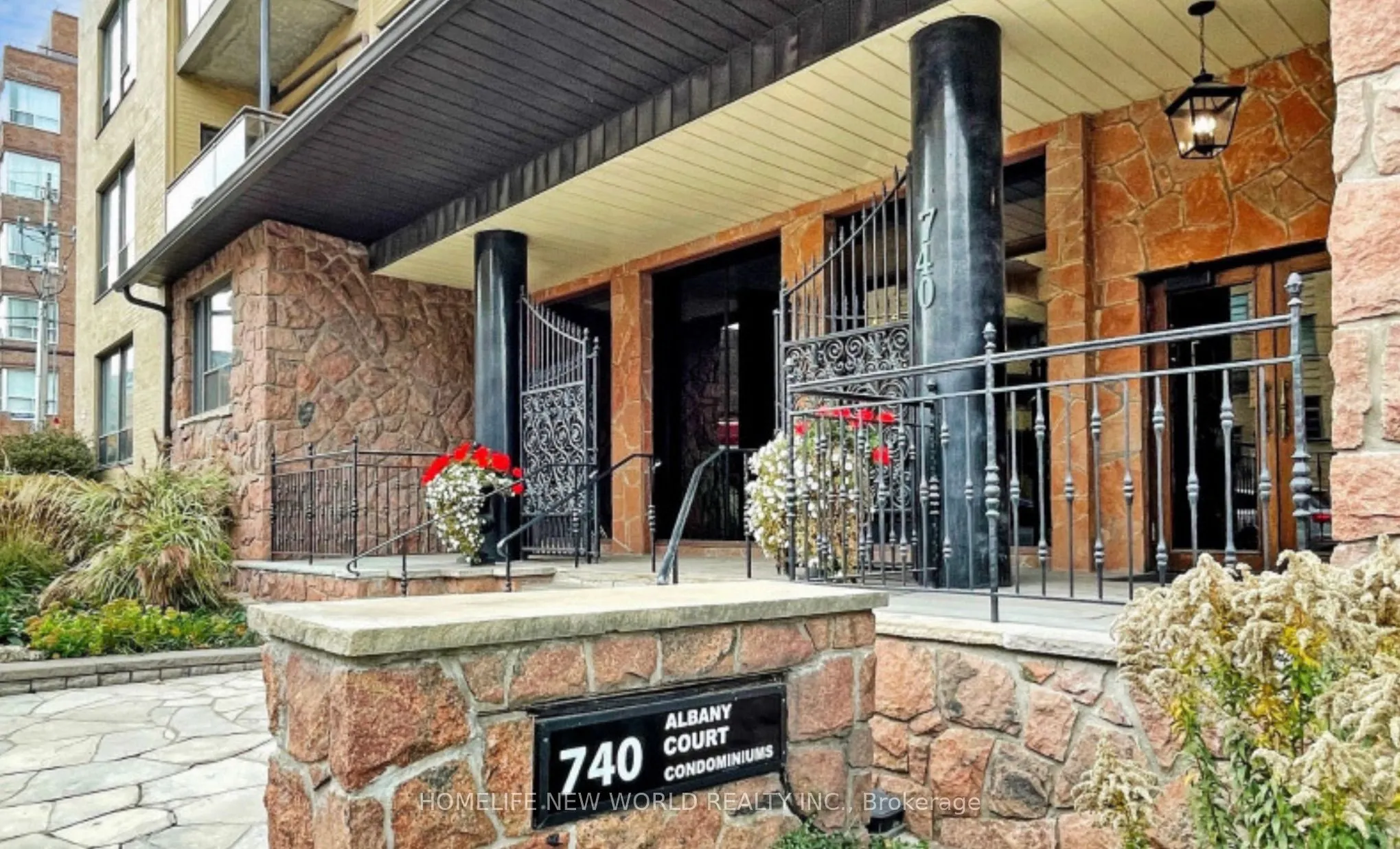 740 Eglinton Avenue W, #607