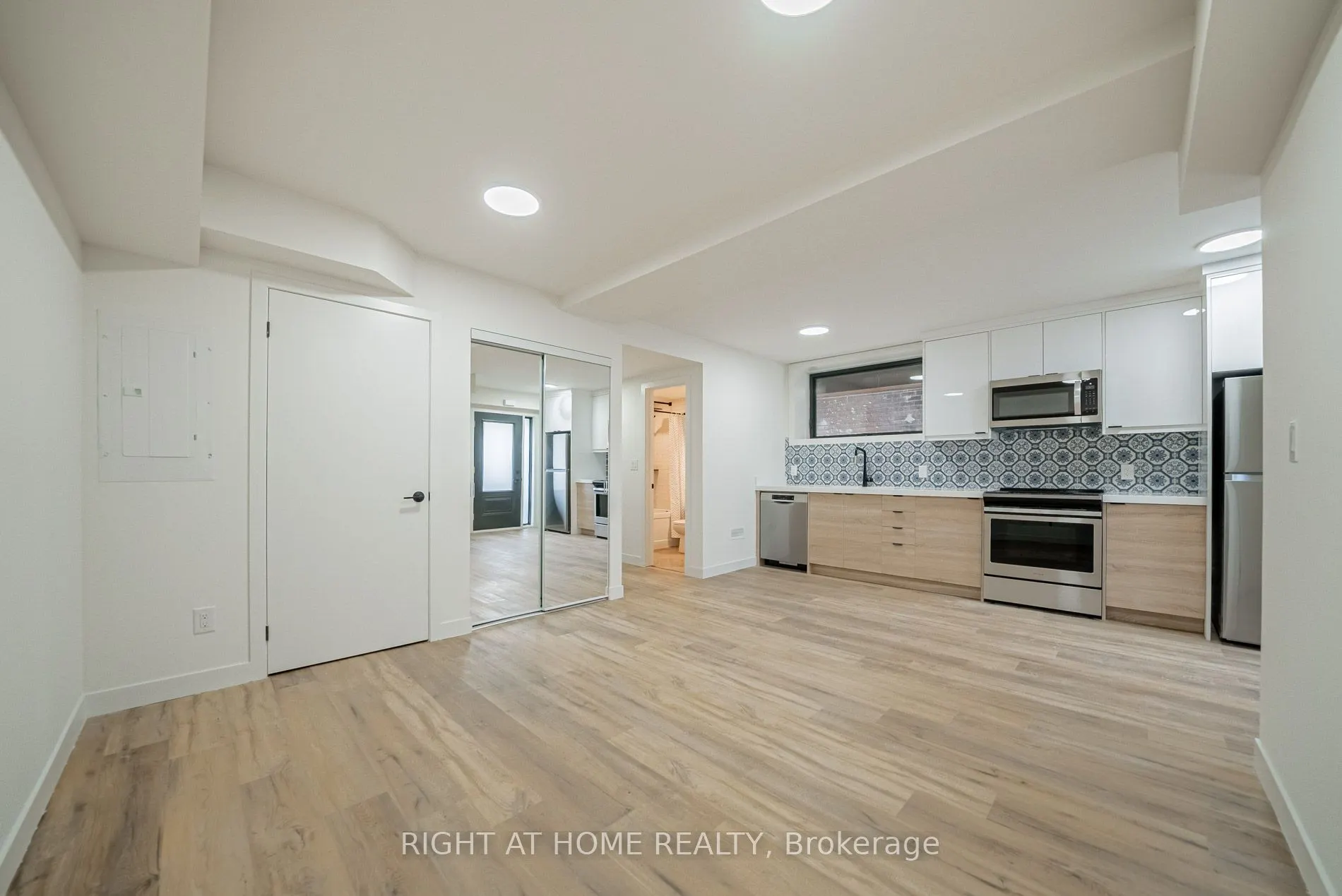 435 Grace Street, #1