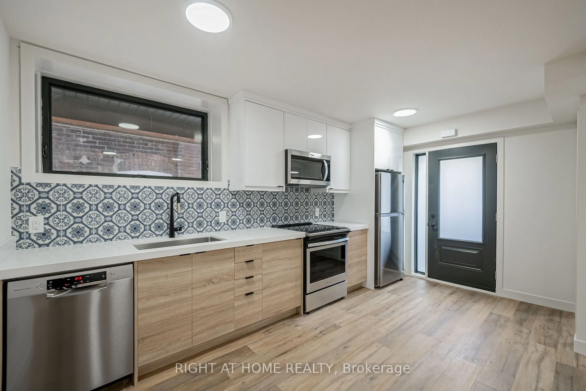 435 Grace Street, #1