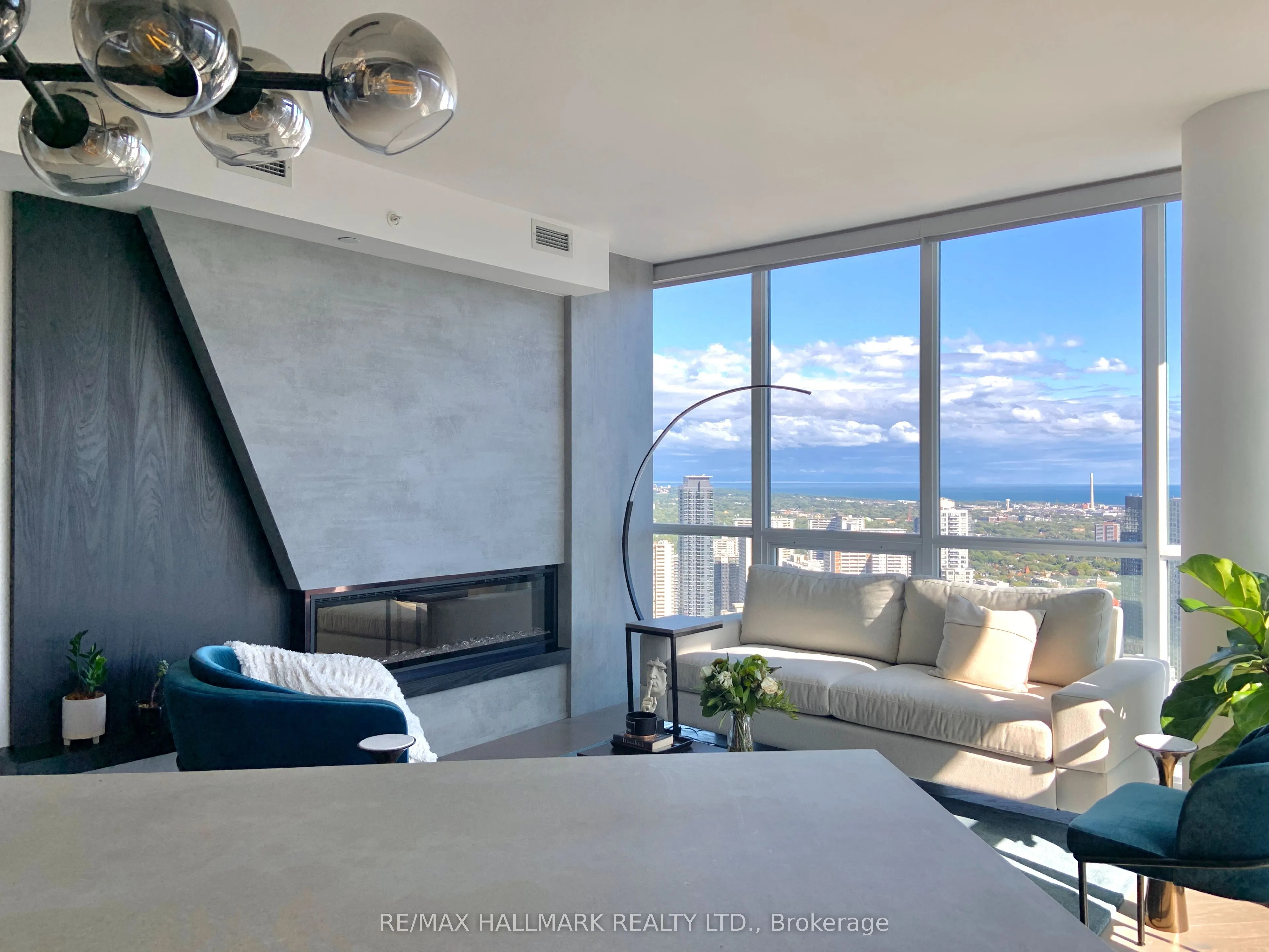 45 Charles Street E, #4915