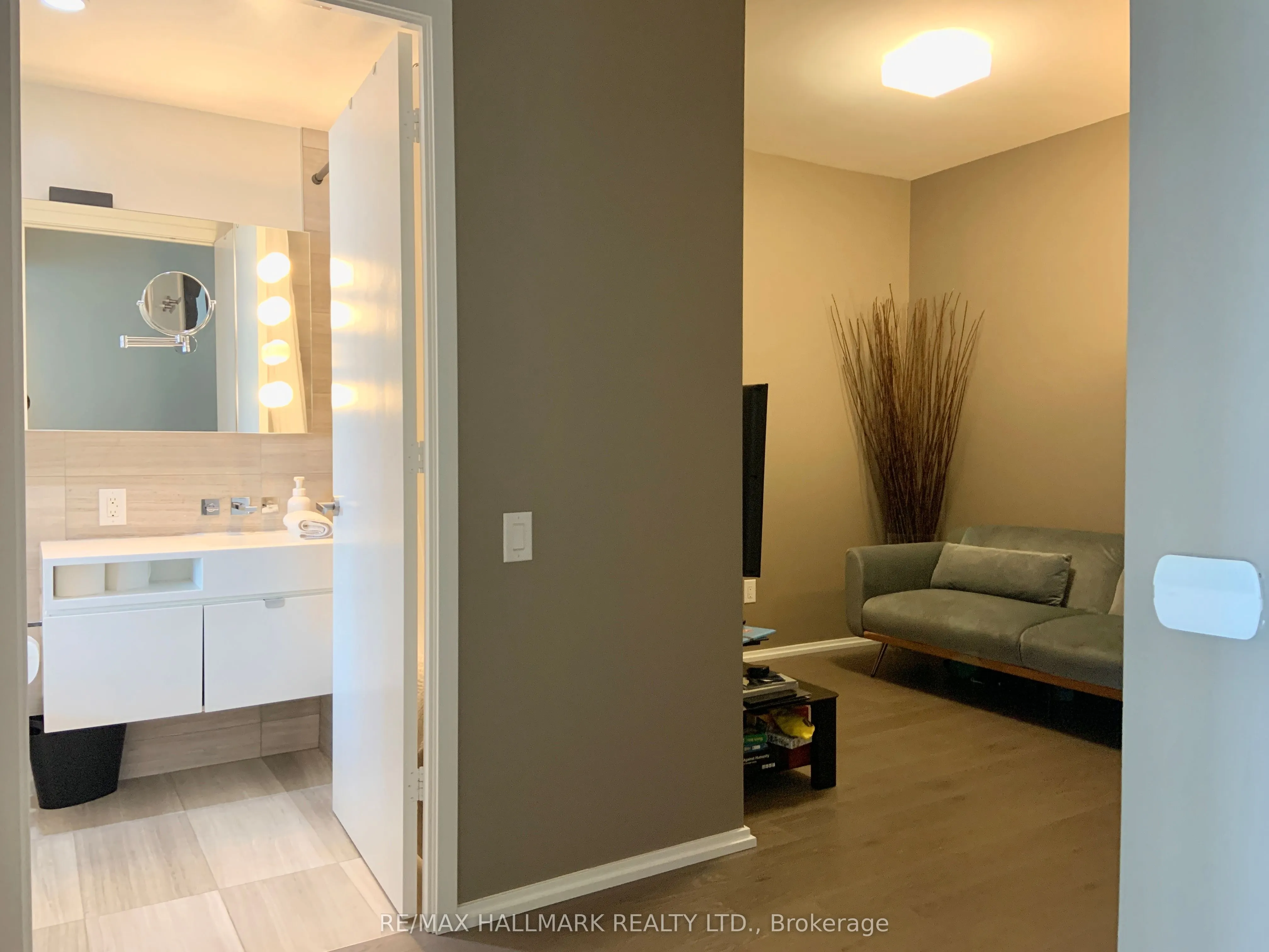 45 Charles Street E, #4915