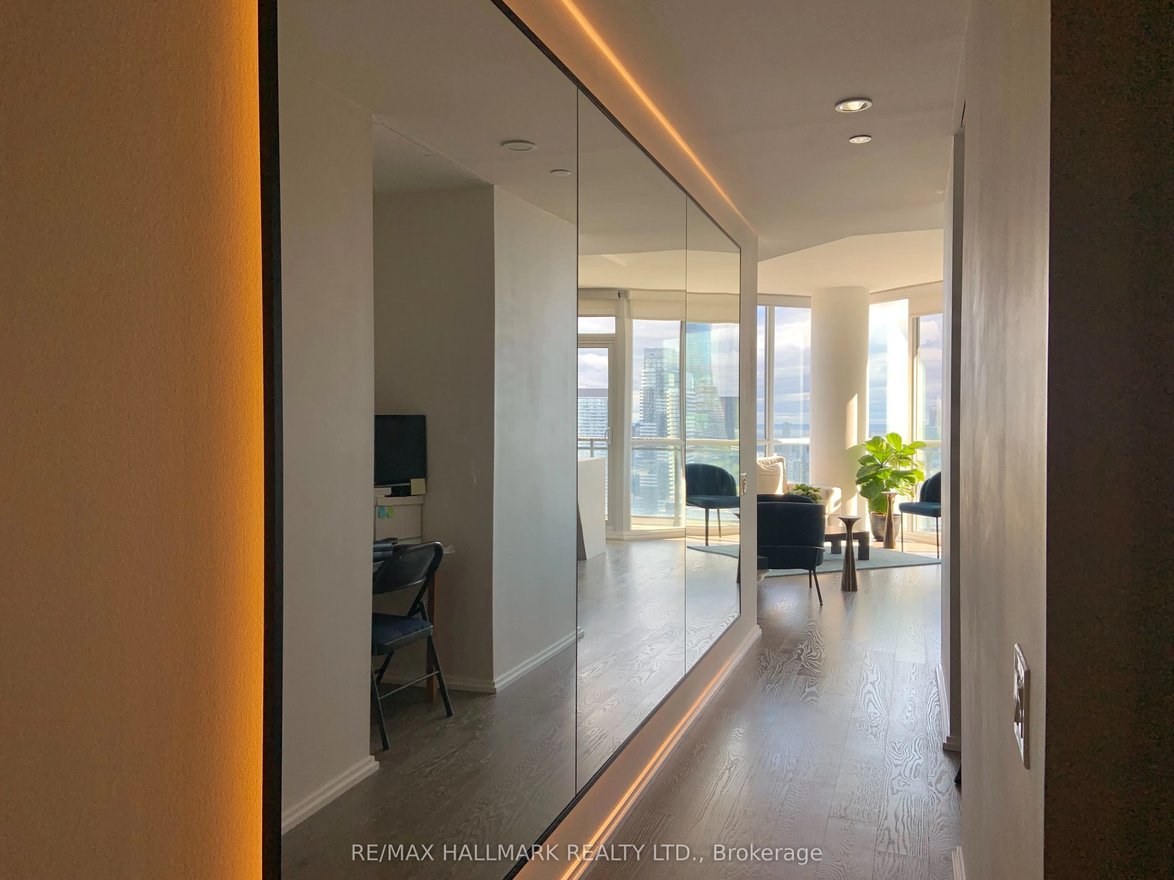 45 Charles Street E, #4915