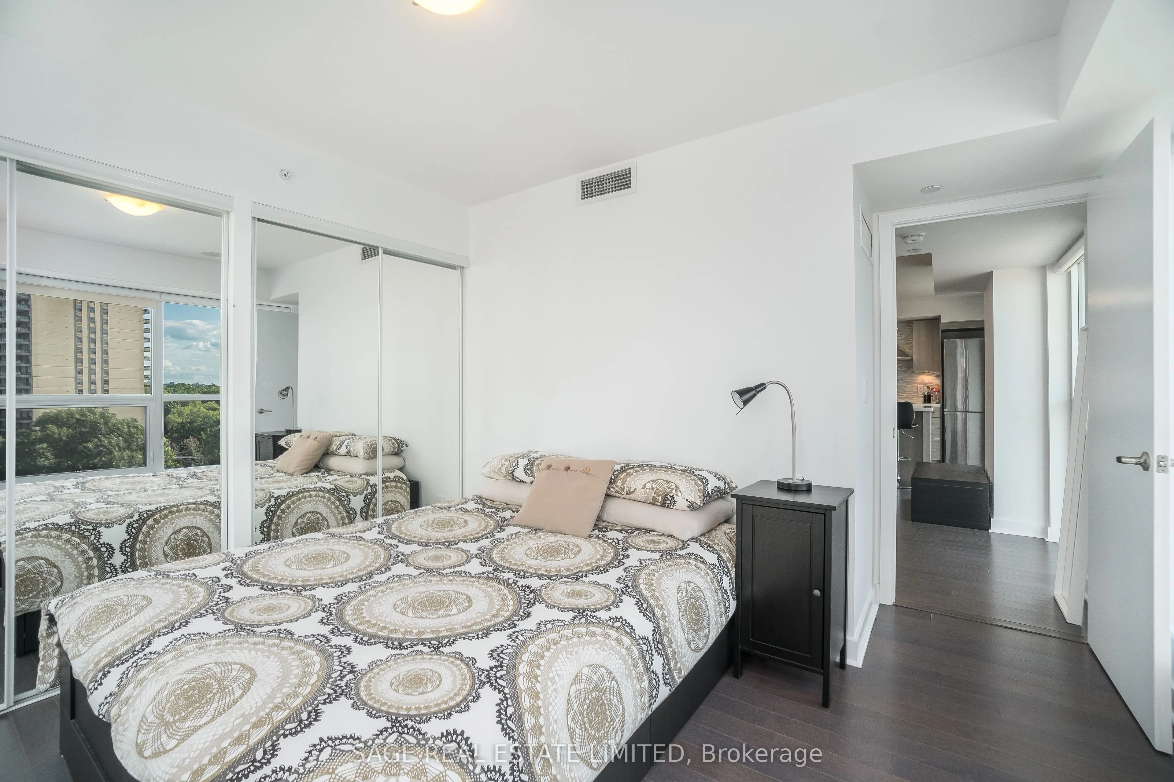 58 Orchard View Boulevard, #803