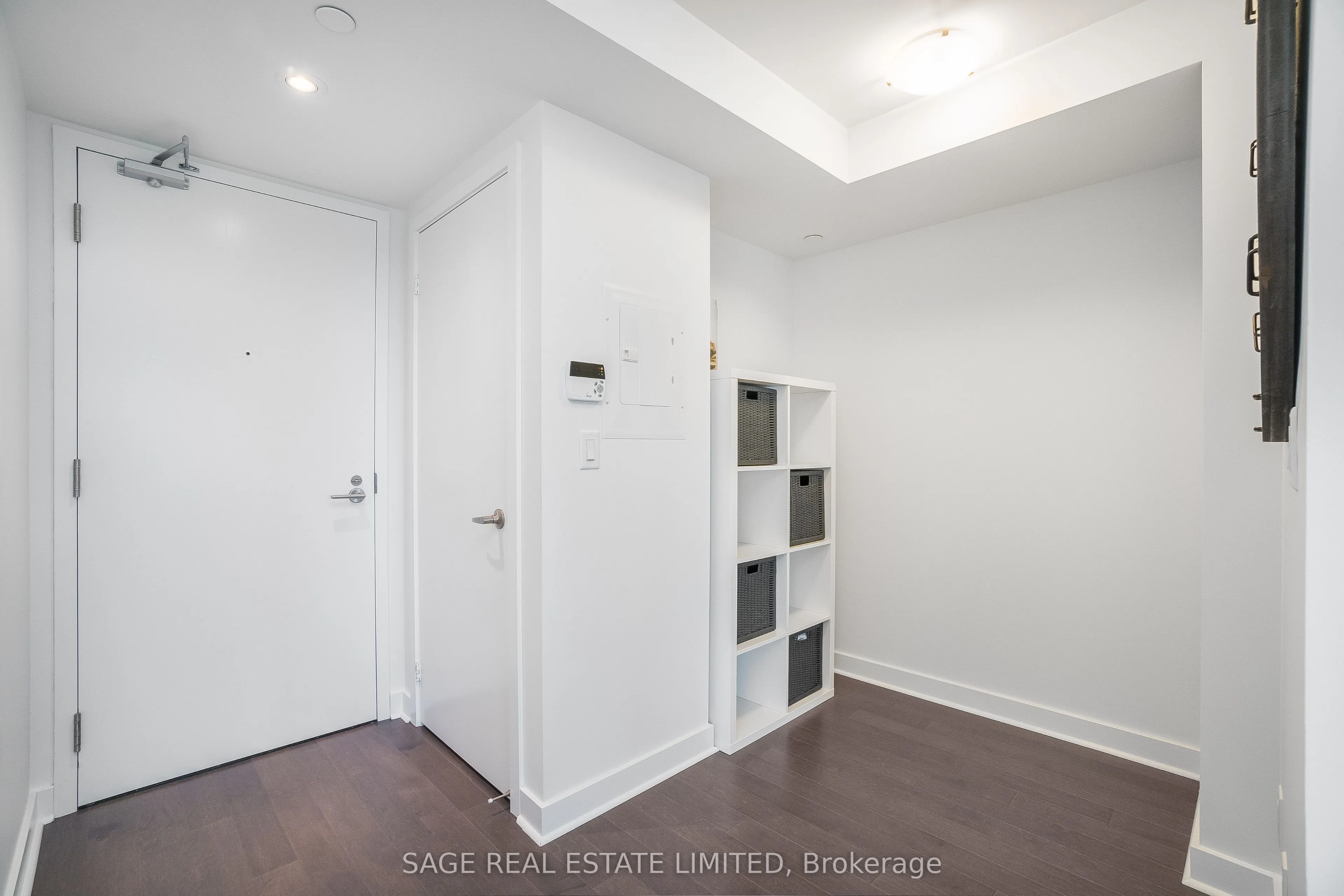 58 Orchard View Boulevard, #803