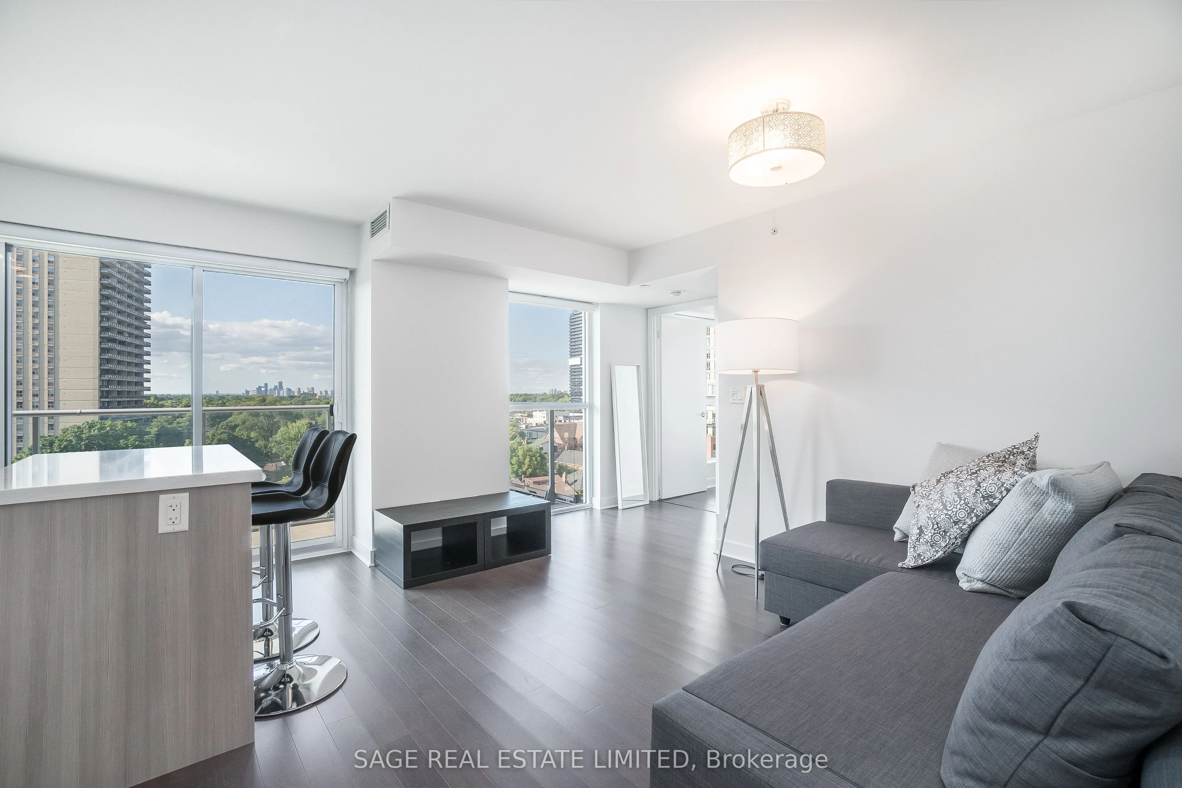 58 Orchard View Boulevard, #803