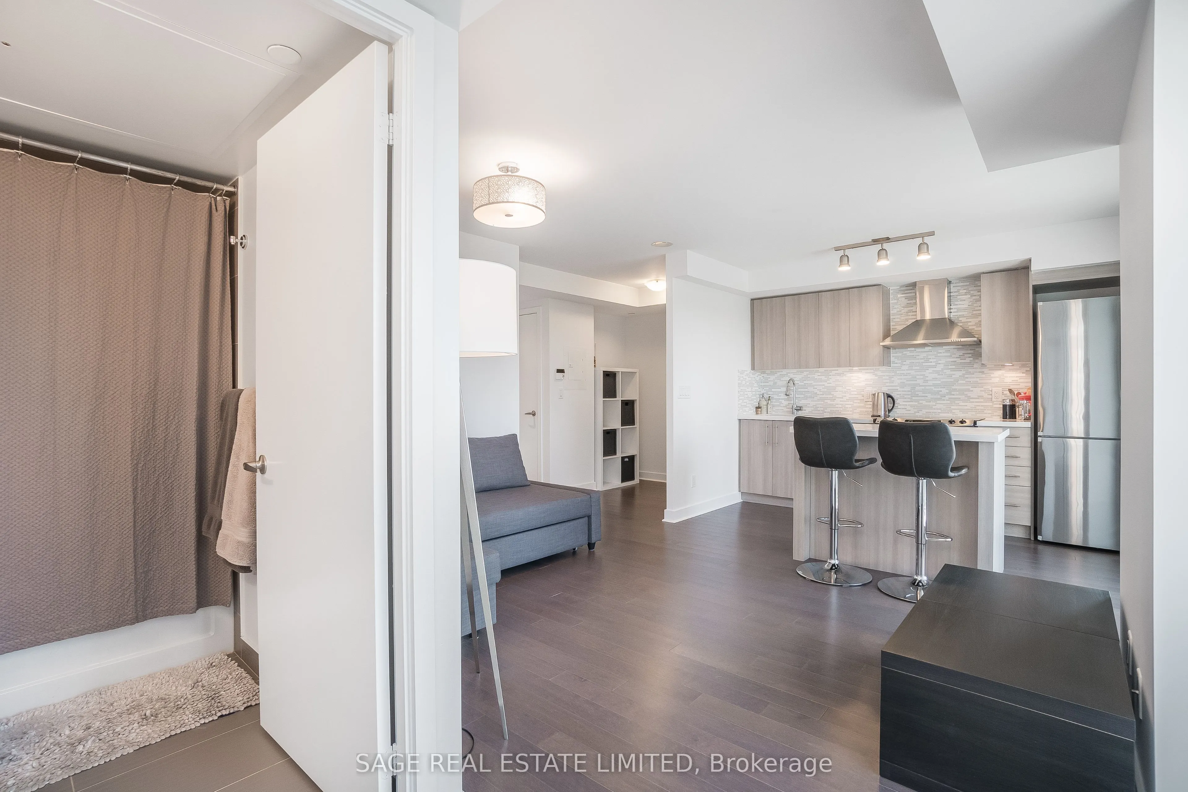 58 Orchard View Boulevard, #803