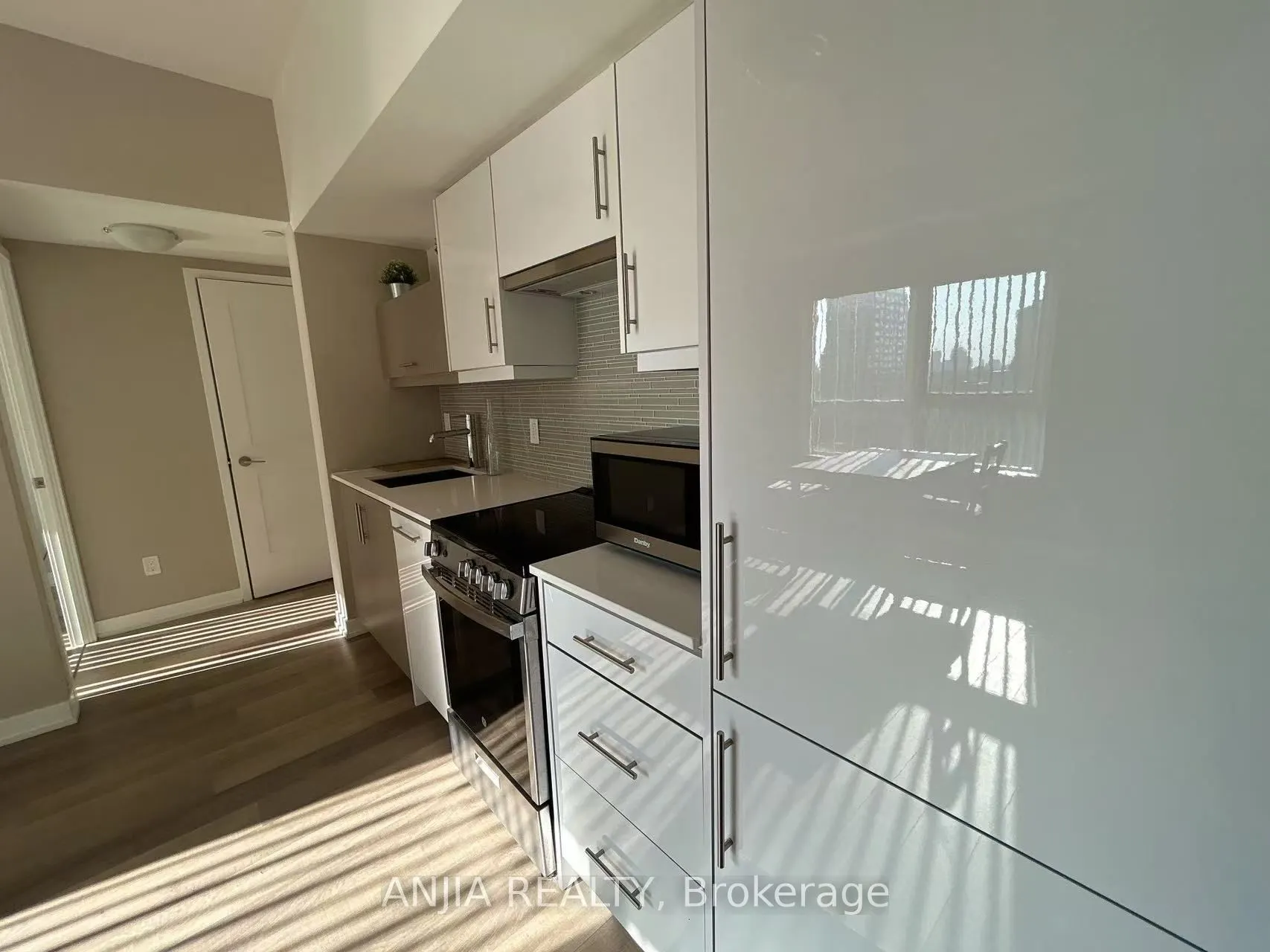 181 Huron Street, #804