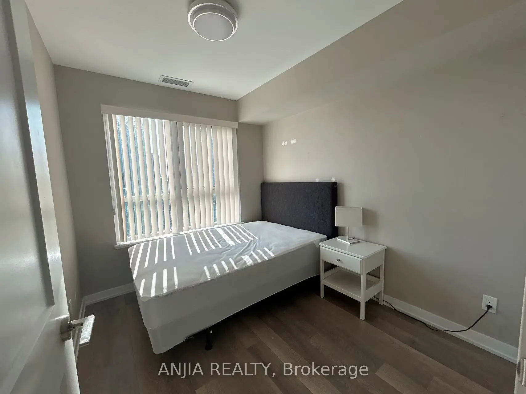 181 Huron Street, #804